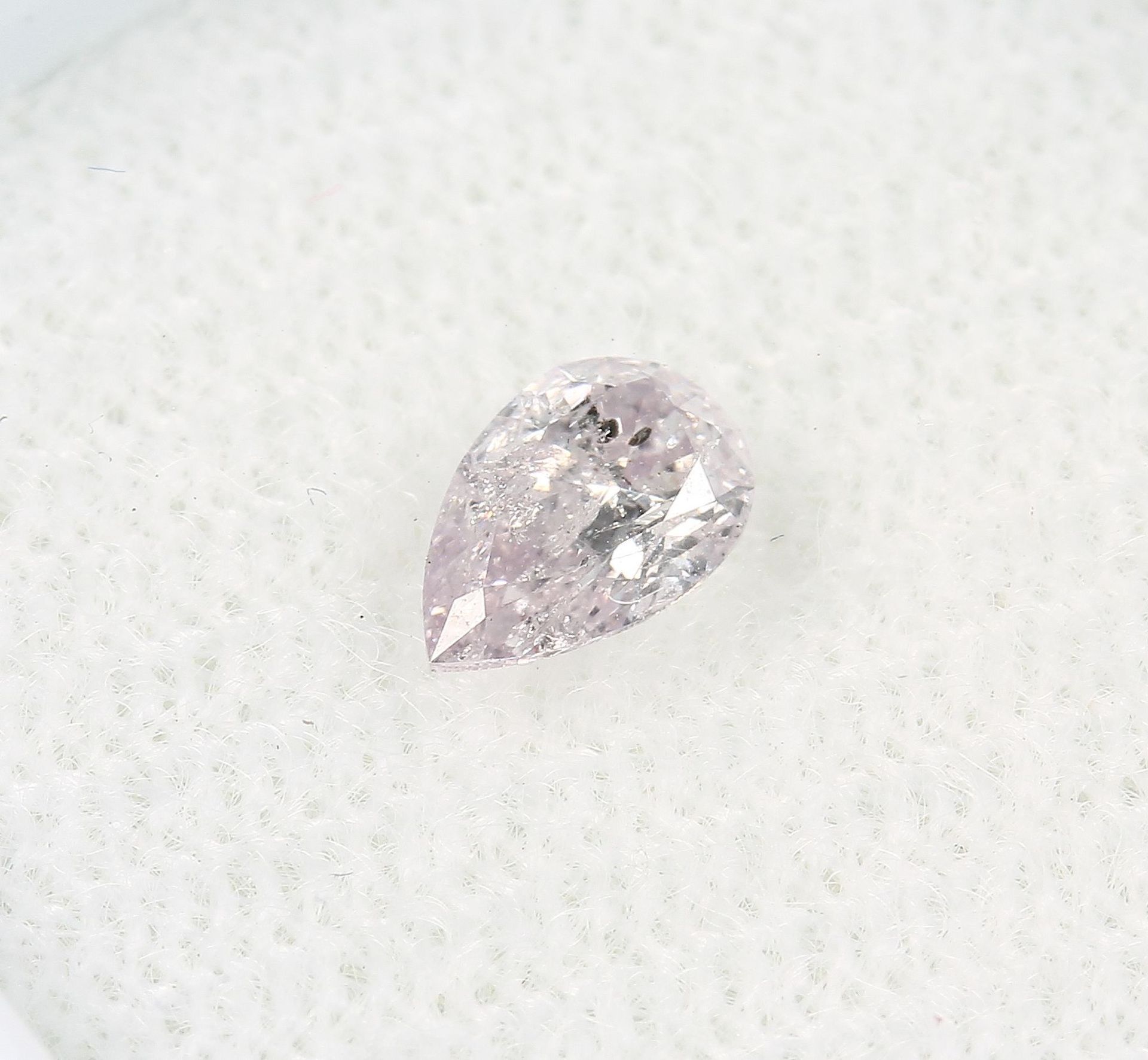 Loser Diamant, 0.27 ct Natural light pink, tropfenf. facett., 5.53 x 3.60 x 2.22 mm, mit GIA- - Bild 3 aus 4