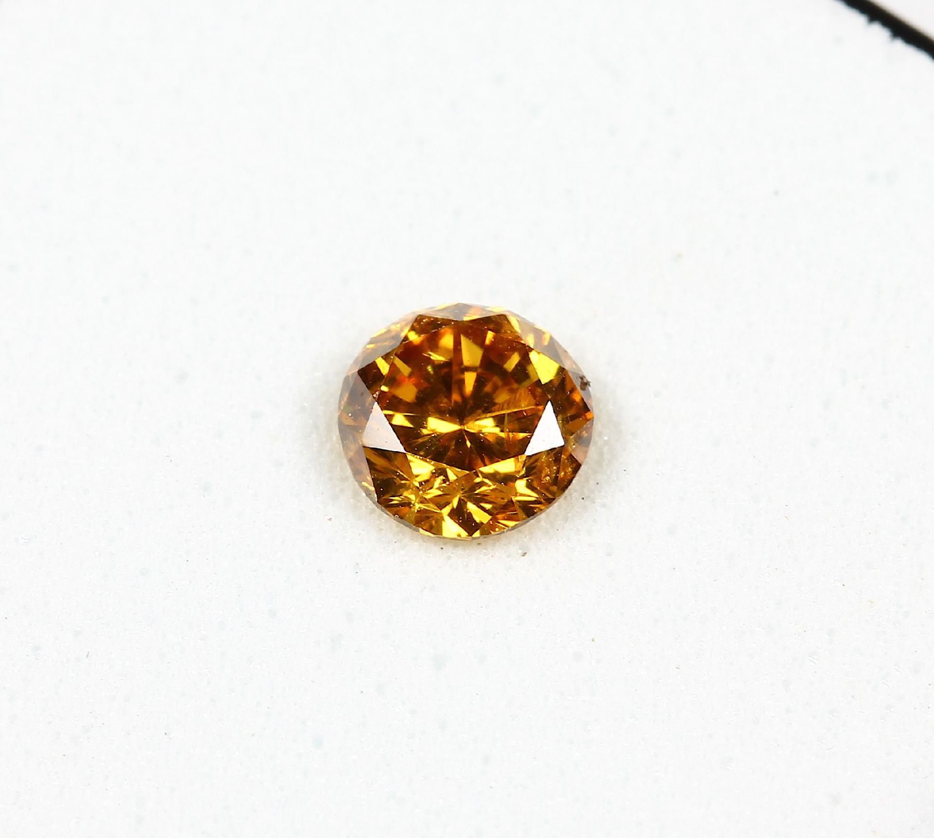 Loser Brillant, 0.41 ct Natural fancy vivid orange yellow/si2, 4.54-4.68 x 2.90 mm, mit HRD- - Bild 3 aus 4