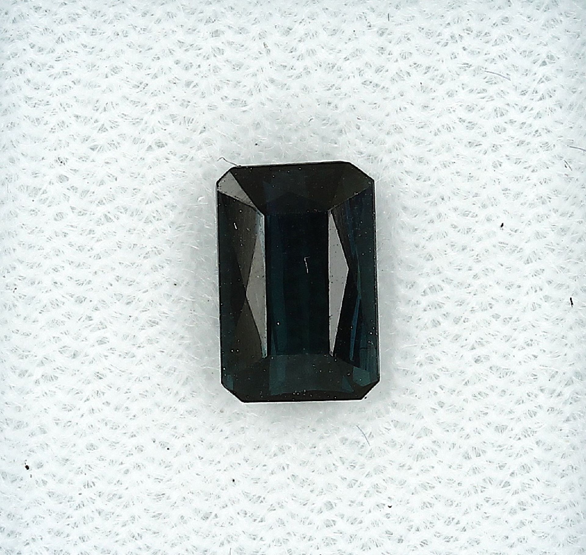 Loser Turmalin, ca. 1.4 ct, rechteckig facett. Indigolit Schätzpreis: 280, - EURLoose tourmaline,