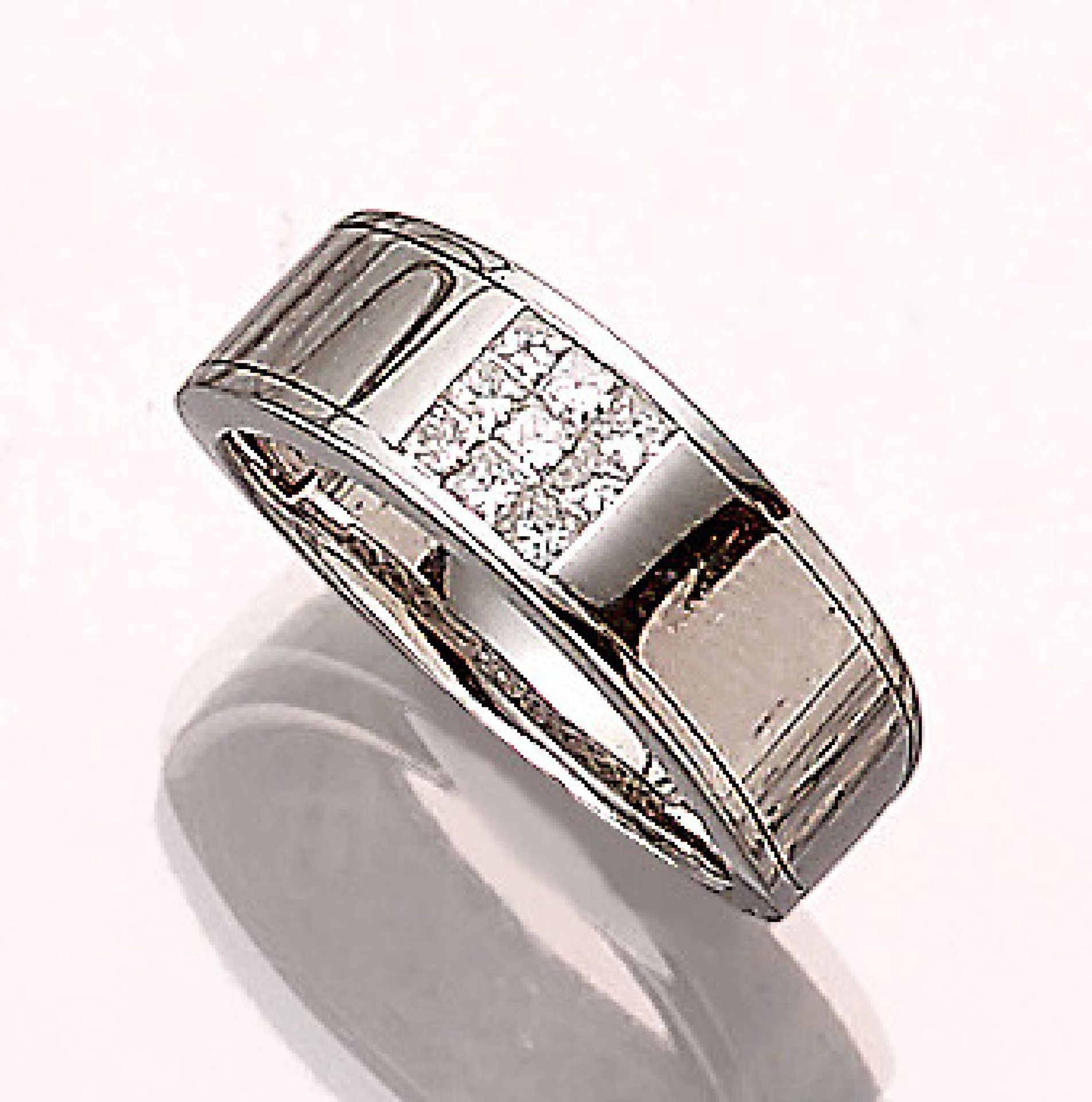 14 kt Gold Ring mit Diamanten, WG 585/000, 9 Diamanten im Princess Cut zus. ca. 0.33 ct (grav.)