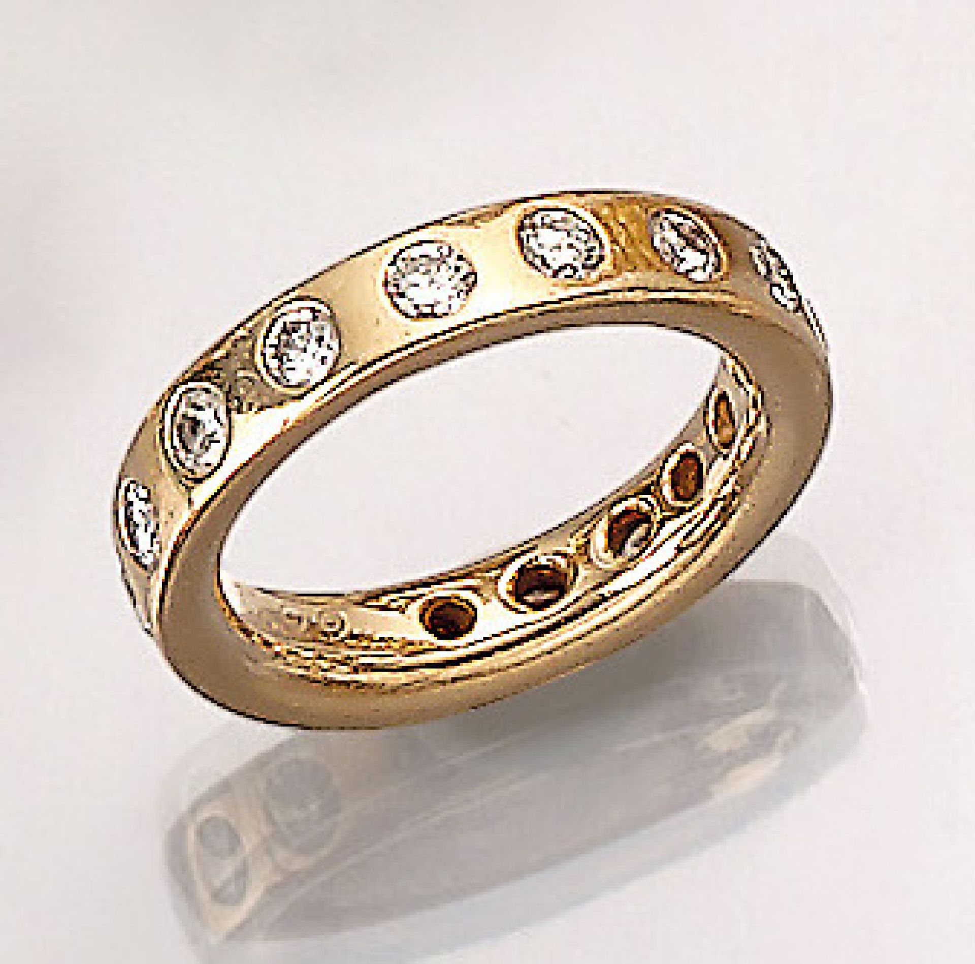 Massiver 18 kt Gold Memoryring mit Brillanten, GG 750/000, Brillanten zus. ca. 1.50 ct Weiß/si,