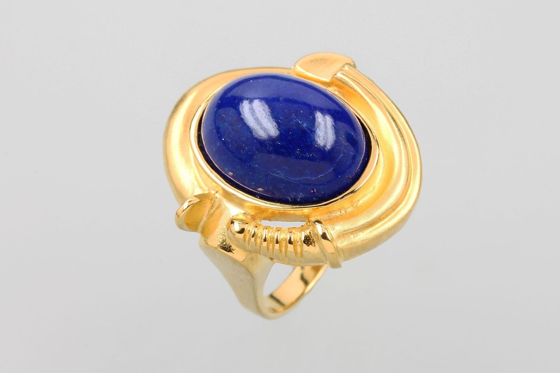 Ausgefallener 14 kt Gold "CHARISMA" Ring mit Lapislazuli, GG 585/000, Lapislazuli- cabochon, D.