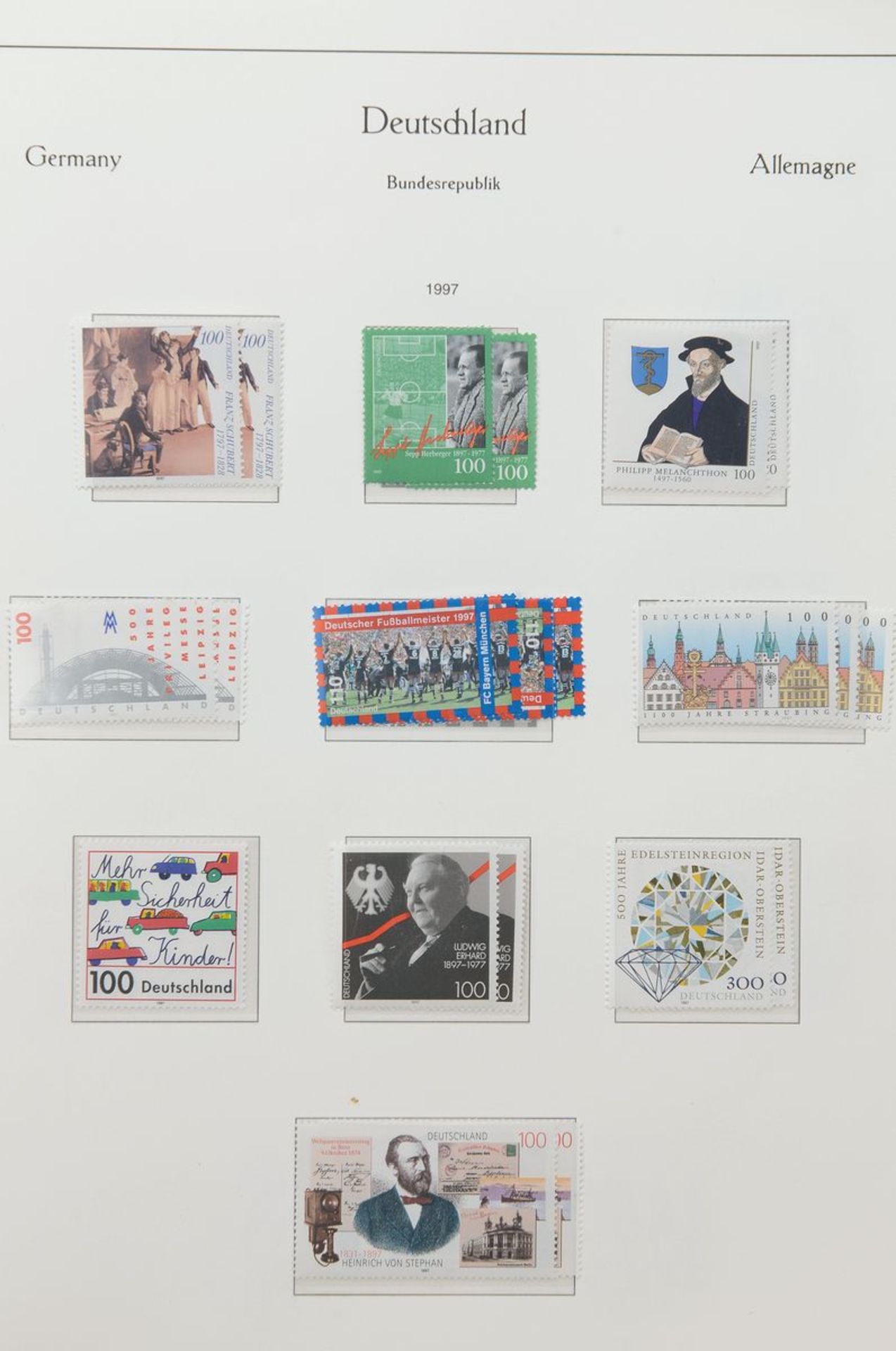 Zwei Briefmarkenalben, Bundesrepublik, 1981-1997, postfrische Luxussammlung, umfangreich in 2 Kabe-