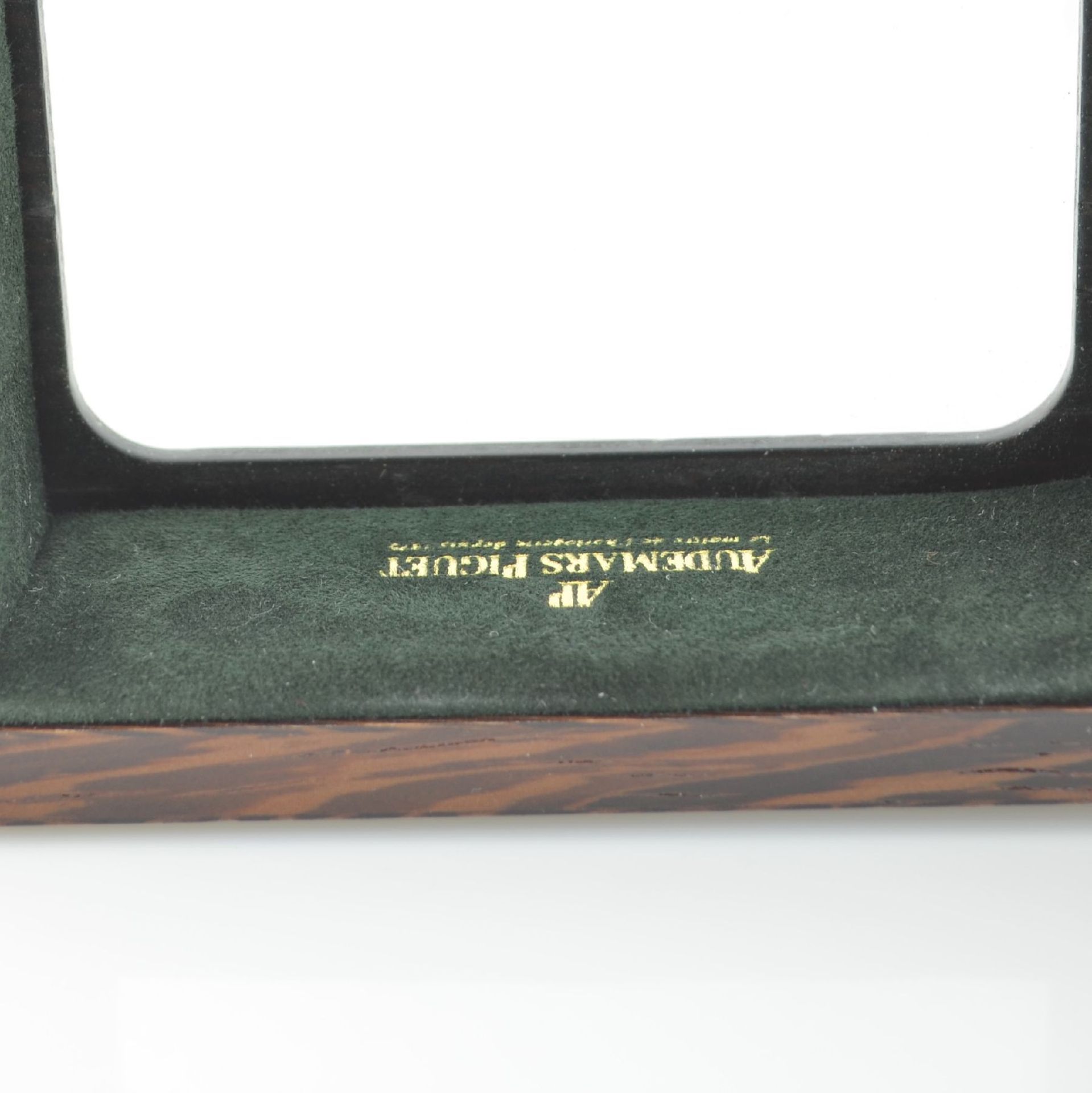 Konvolut: AUDEMARS PIGUET Uhrenbeweger in Edelholz + 3 Stück, Schweiz 1980 - 2000, verglaste Holzbox - Bild 4 aus 11