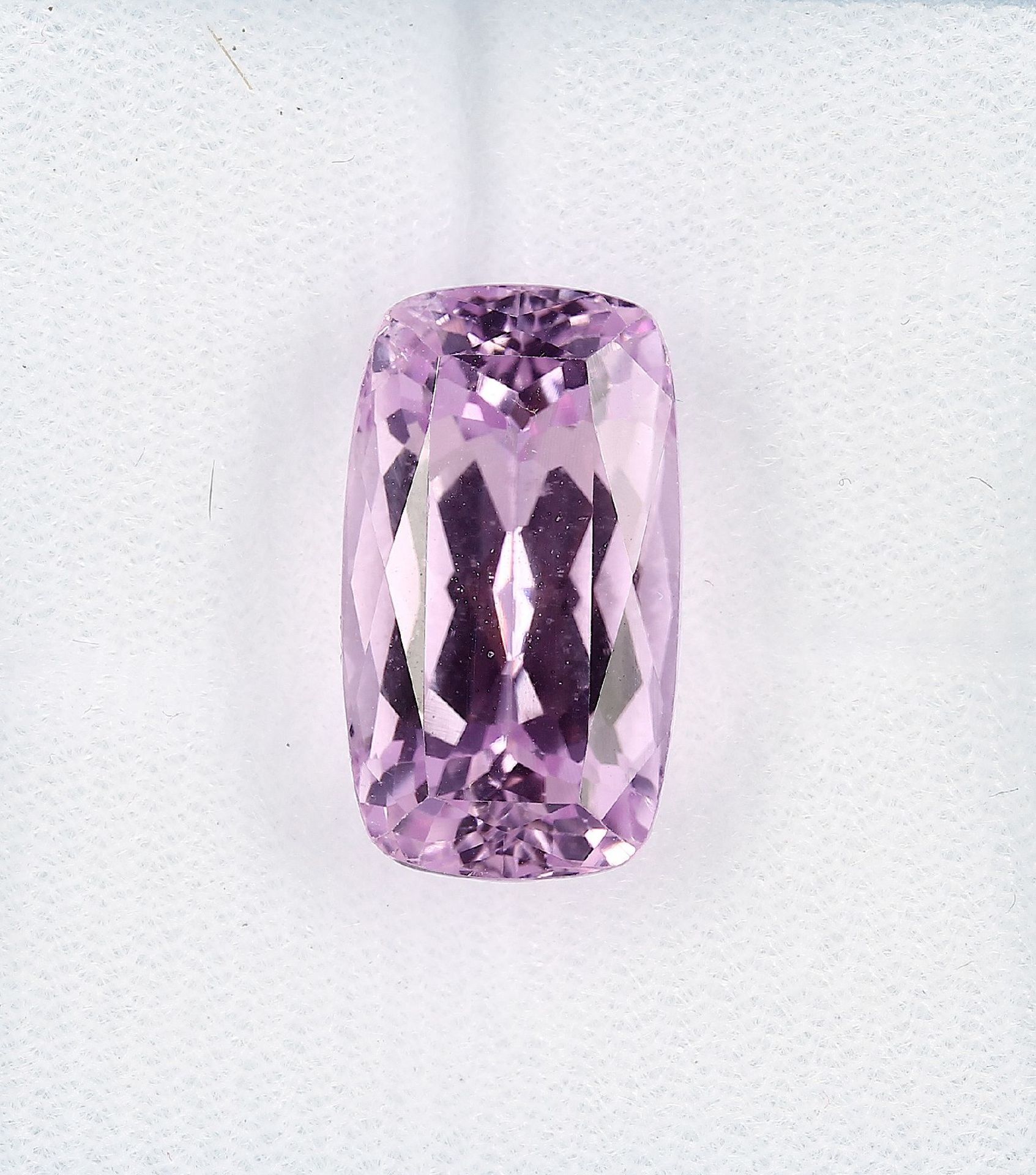 Loser Kunzit, ca. 24.9 ct, Kissenschliff Schätzpreis: 2600, - EURLoose kunzite , approx. 24.9 ct,