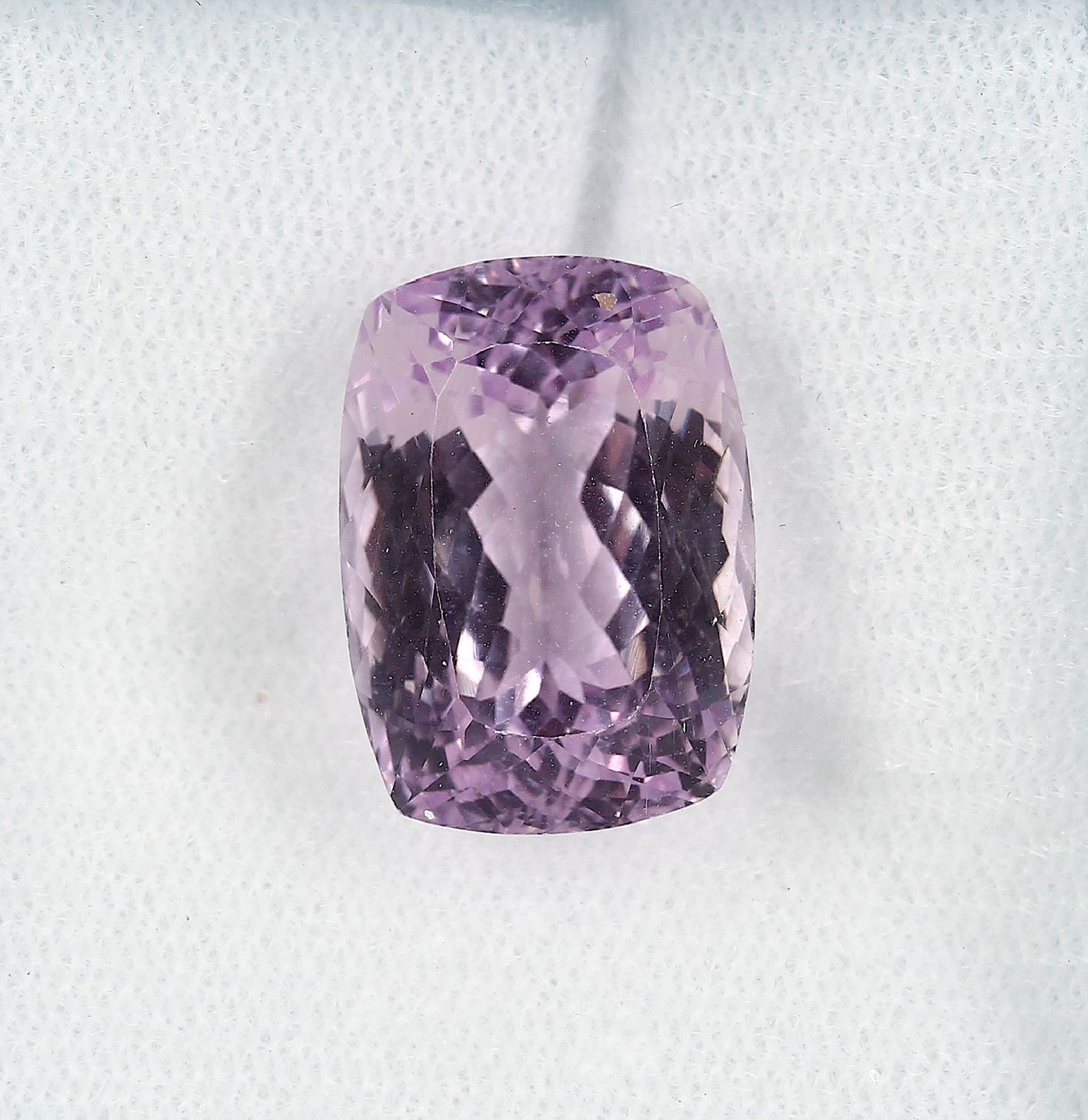 Loser Kunzit, ca. 22.1 ct, Kissenschliff Schätzpreis: 2000, - EURLoose kunzite, approx. 22.1 ct,