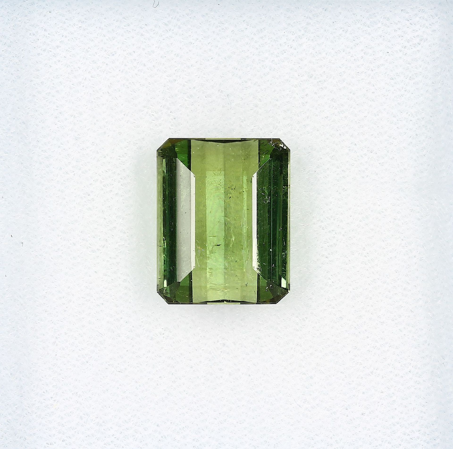 Loser Turmalin, ca. 11.8 ct, rechteckig facett. Schätzpreis: 1400, - EURLoose tourmaline , approx.