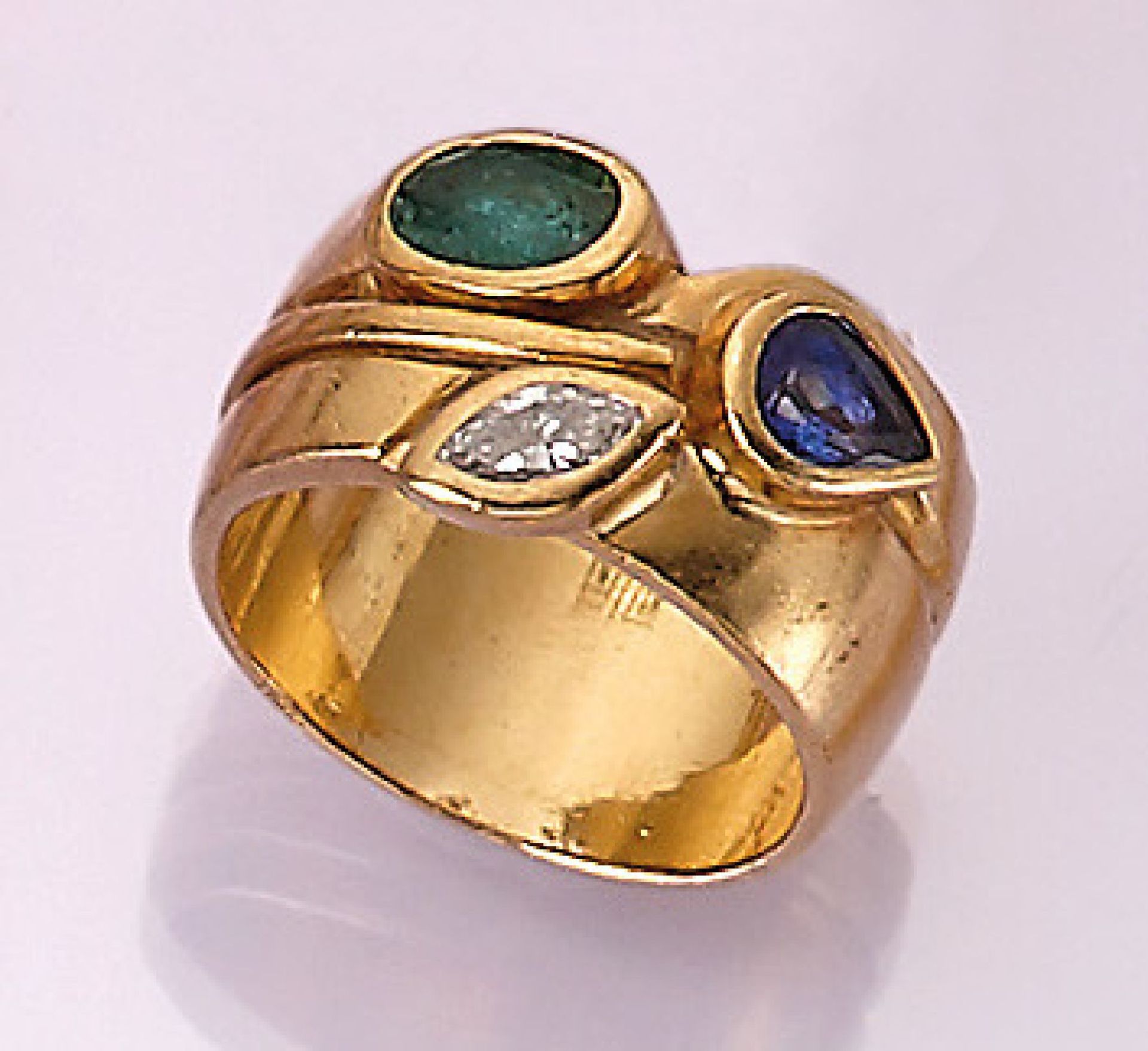 18 kt Gold Ring mit Farbsteinen und Diamant, GG 750/000, facett. Saphirtropfen ca. 0.30 ct,
