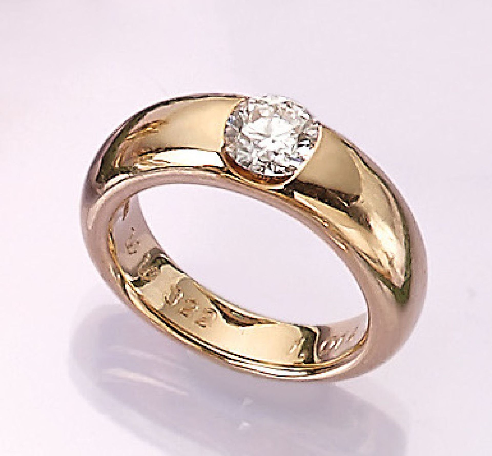 14 kt Gold Ring mit Brillant, GG 585/000, Brillant ca. 1.01 ct feines Weiß/si, RW 56, schöne schwere