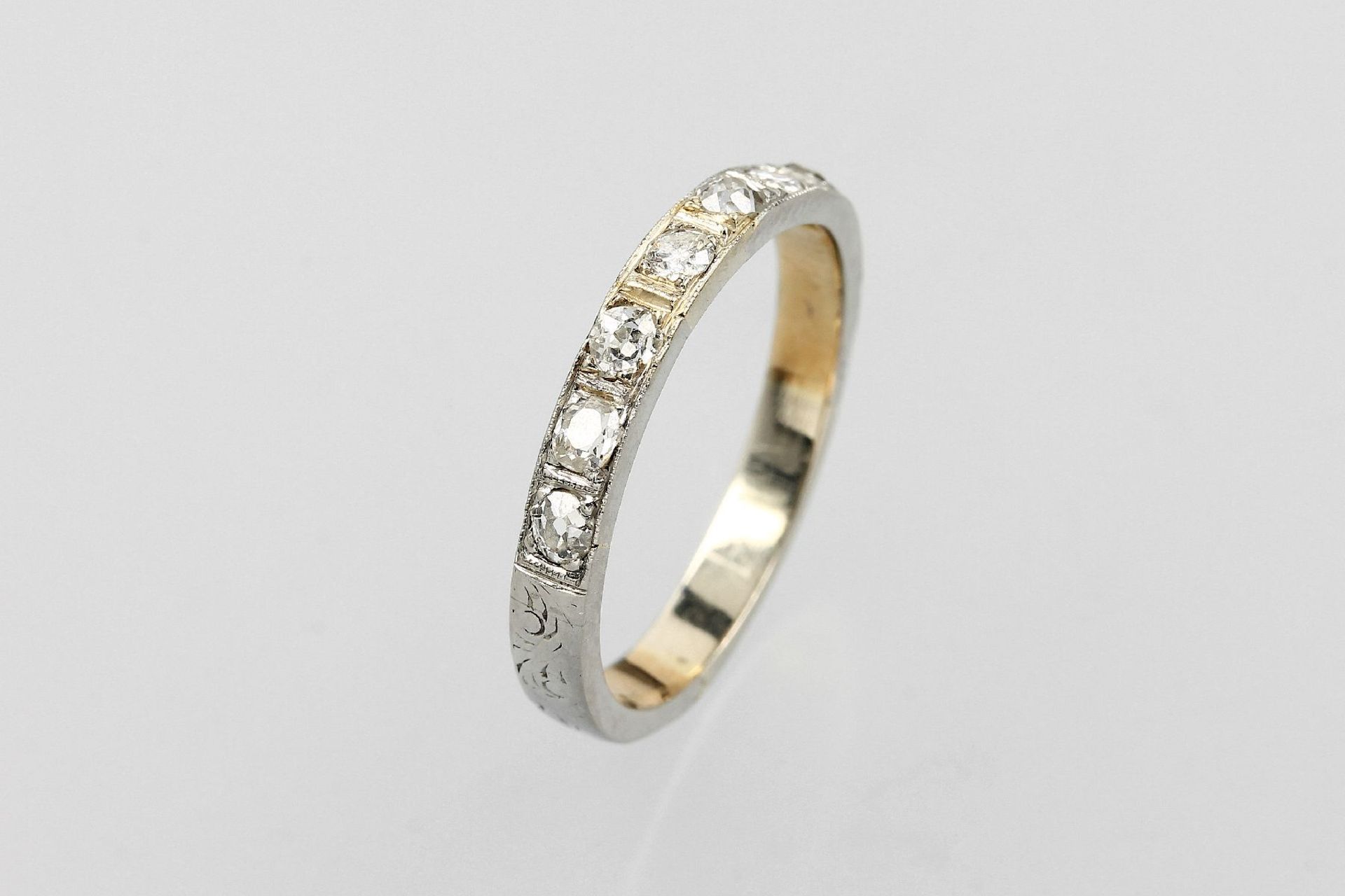 8 kt Gold Ring mit Diamanten, GG/WG 333/000 unterlegiert, Diamanten und Altschliffdiamanten zus. ca.