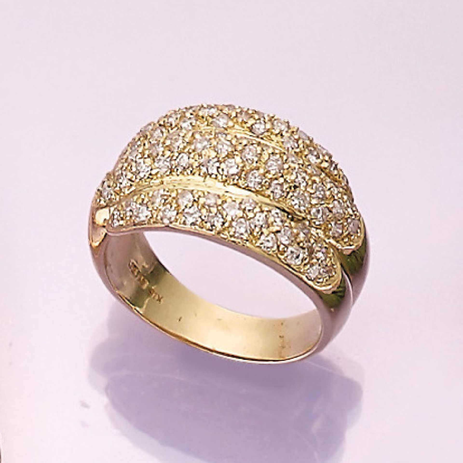 18 kt Gold Ring mit Brillanten, GG 750/000, 81 Brillanten zus. ca. 1.50 ct Weiß/p1-3, ca. 10.1 g, RW