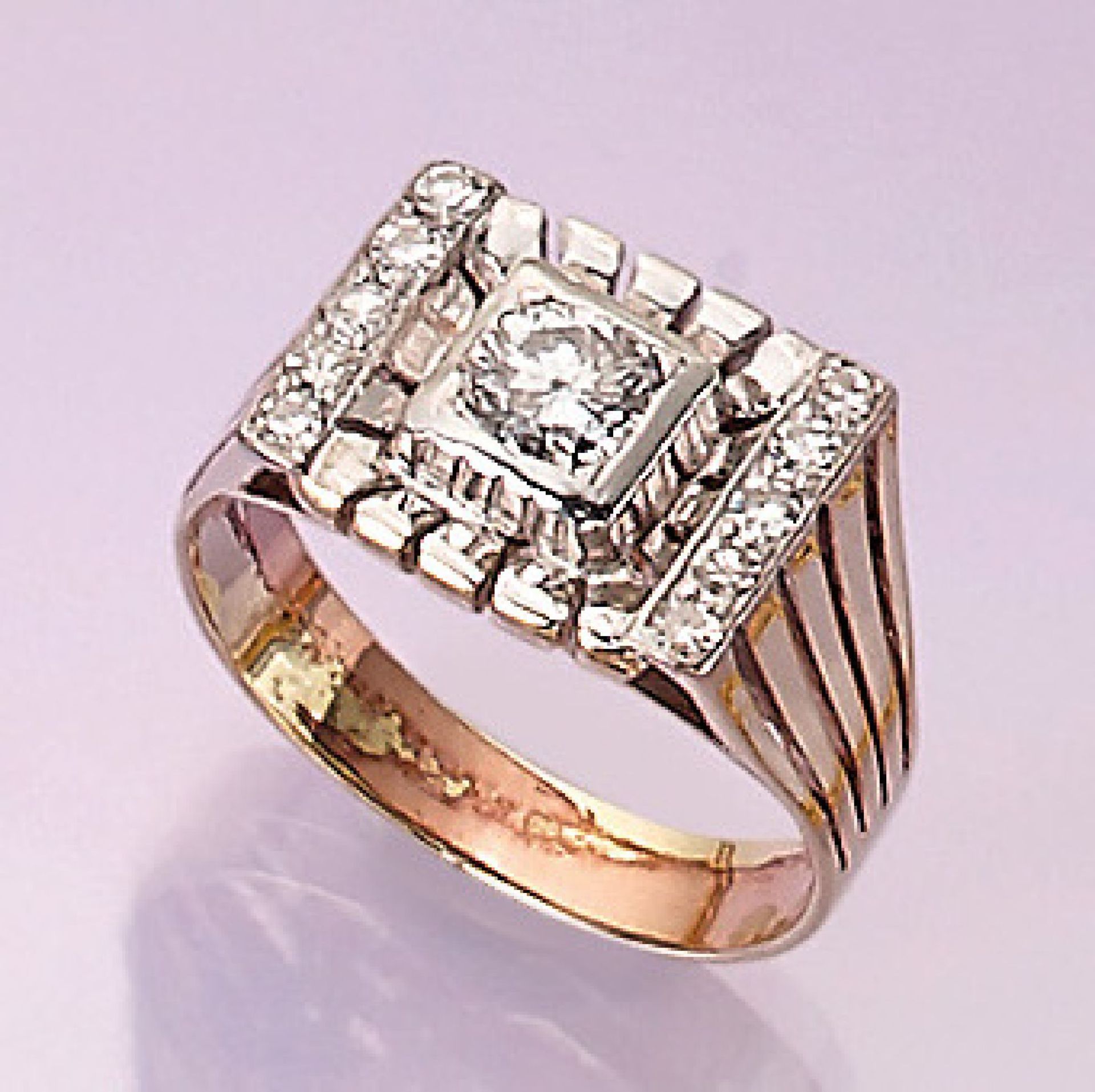 14 kt Gold Ring mit Diamanten, WG/GG 585/000, mittig Brillant ca. 0.70 ct Weiß/p2, 10 8/8-