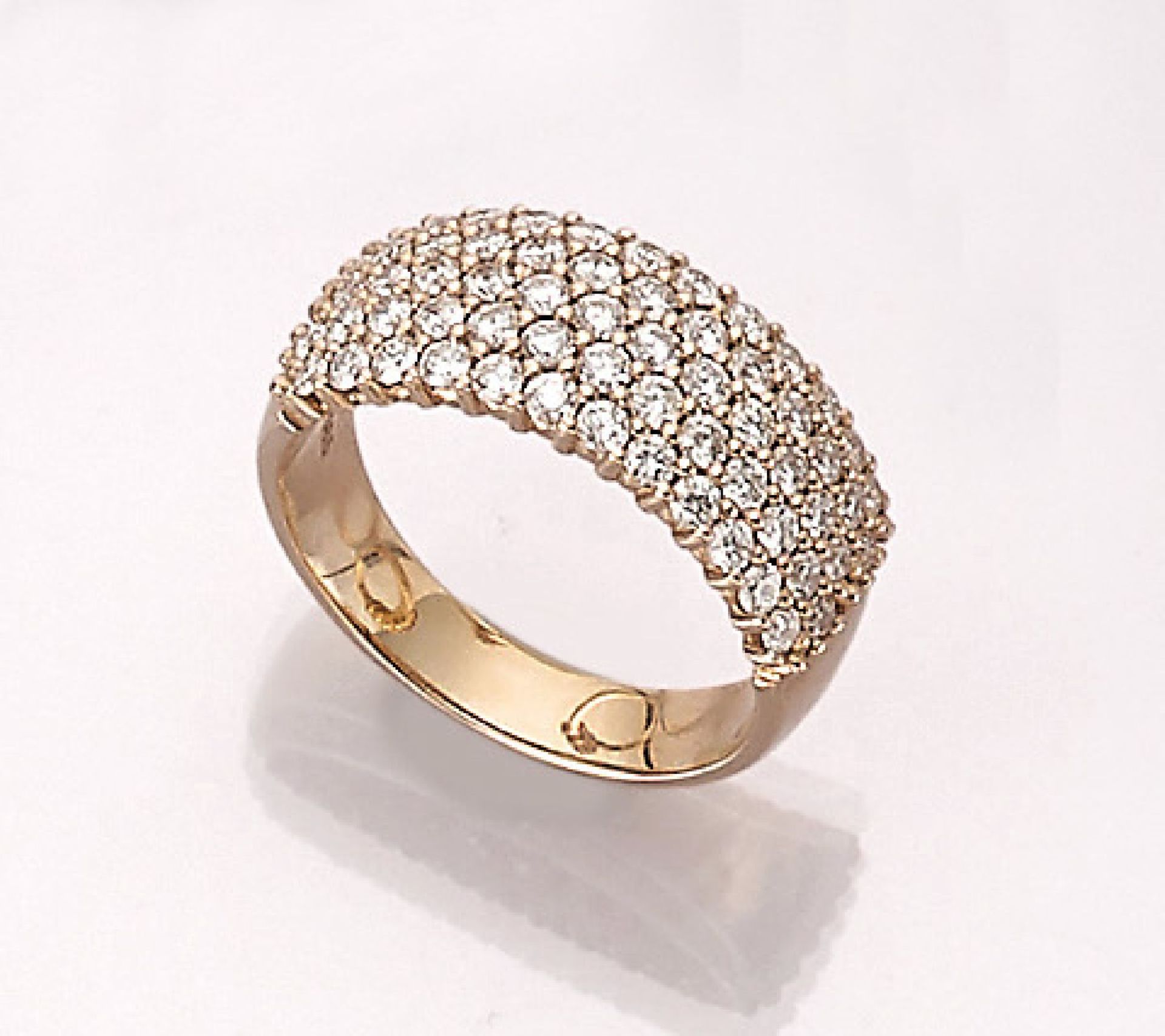 14 kt Gold Ring mit Brillanten, GG 585/000, Brillanten zus. ca. 1.60 ct Weiß/vs-si, total ca. 7.9 g,