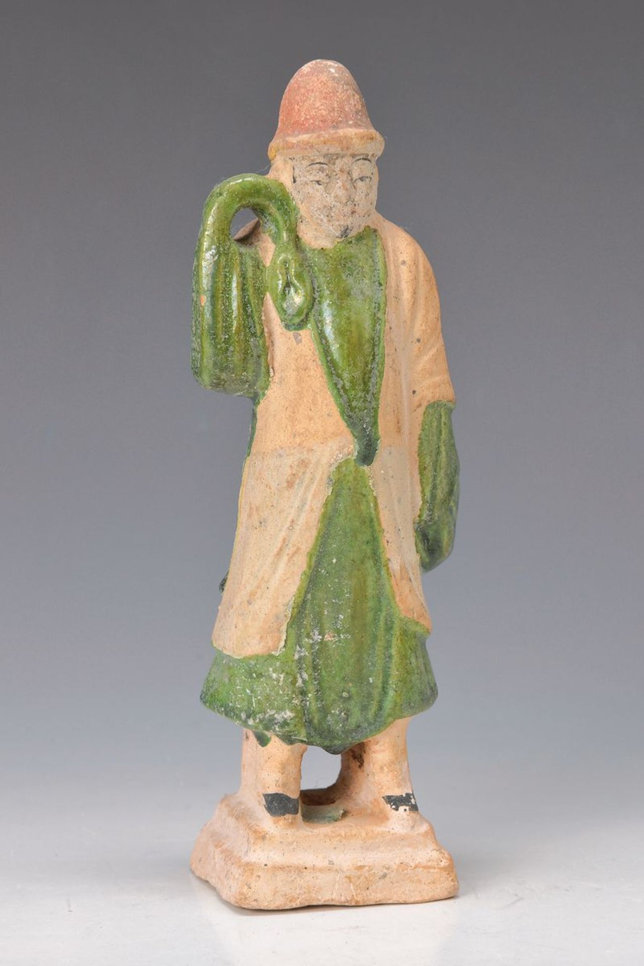 Würdenträger Figur, China, Han-Zeit, ca. 2000 Jahre alt, Keramik, gelblich-grauer Scherben mit
