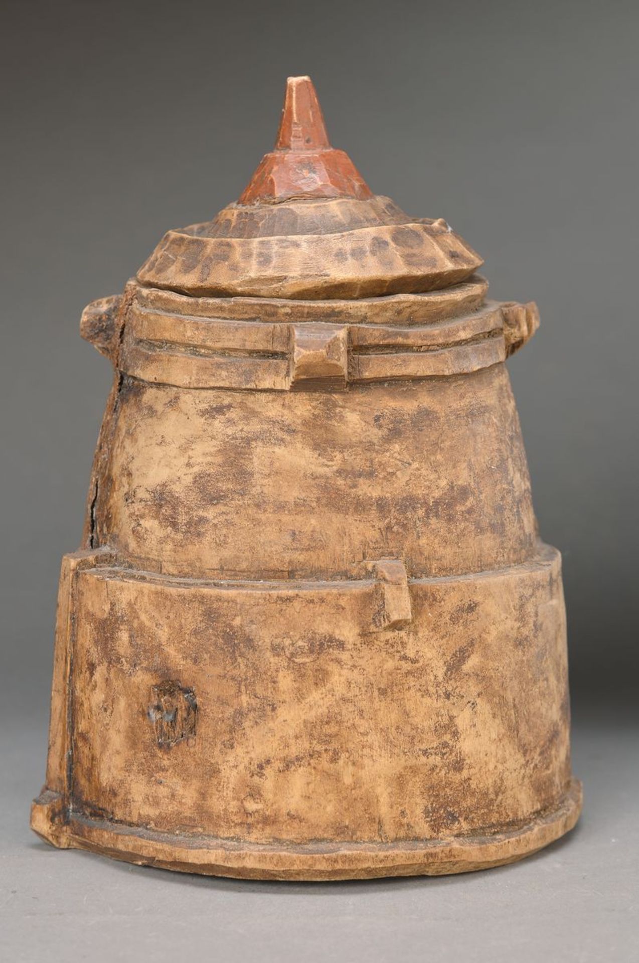 Mäuse-Orakel, Ghana, 1920/30er Jahre, Holz, stufig geschnitzt, alt restaurierter Längsriss, H. ca.