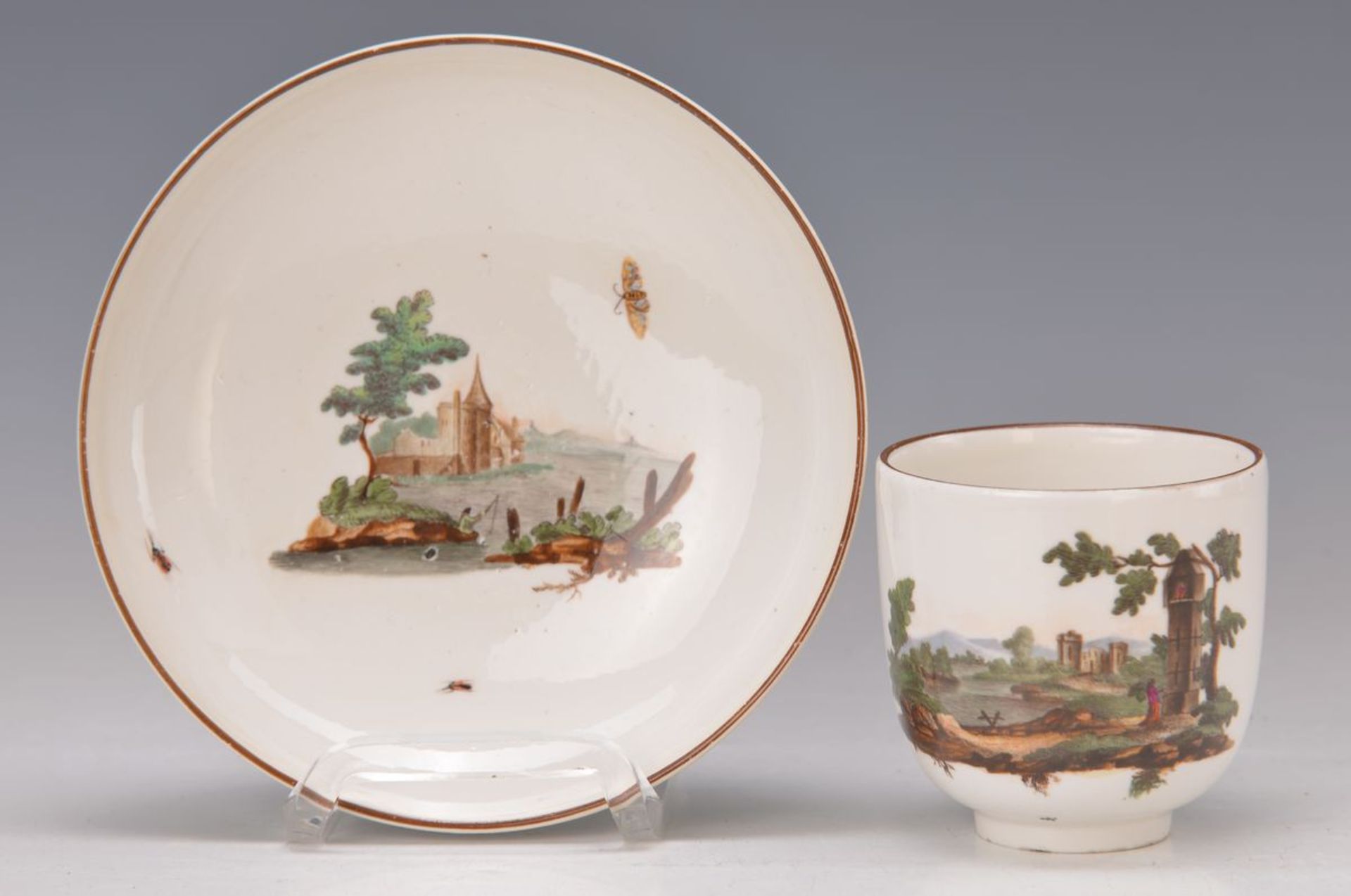 Tasse mit Untertasse, Höchst um 1770, Porzellan, feine Landschaftsmalerei, ideal. Küsten- bzw.