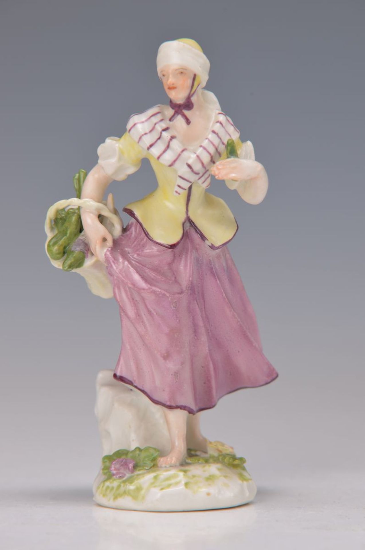 Straßenhändler, Meissen, Modell um 1750, Entwurf Peter Reinicke, Crie de Paris, Gemüseverkäuferin,