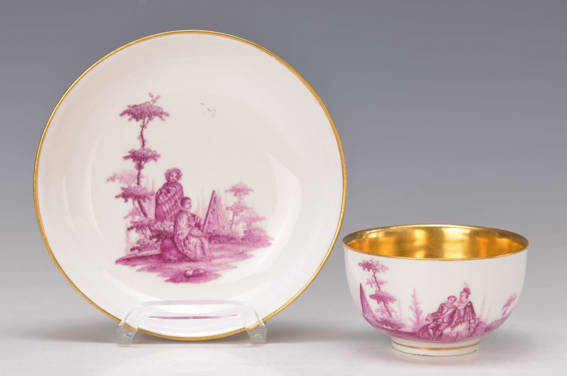 Tasse mit Untertasse, Meissen, um 1735-40, aus einem Goldfondservice, Maler wohl Christian Friedrich