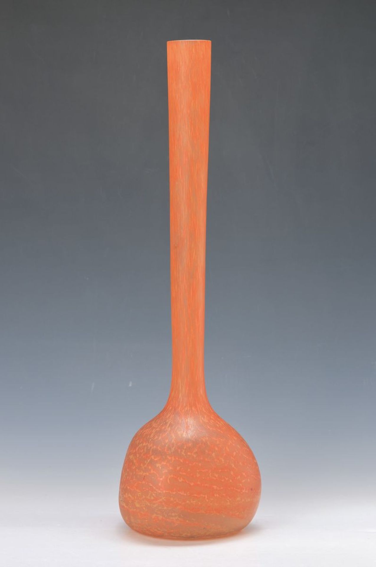 Große Stangenvase, Delatte Nancy, 1920er Jahre, mundgeblasenes Glas mit gelben und und