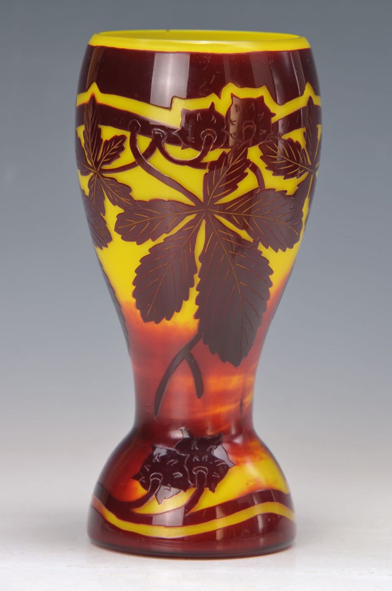 Vase, Oranienhütte Seitenberg Silesia, um 1920, farbloses Schichtglas, gelber und roter Überfang,