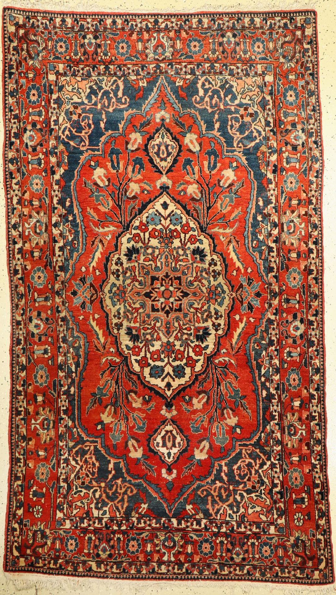 Bachtiar alt, Persien, ca. 60 Jahre, Wolle auf Baumwolle, ca. 238 x 133 cm, EHZ: 2-3Bakhtiar Rug,