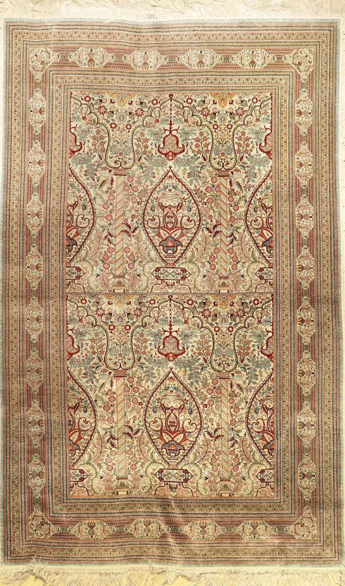 China Seide, ca. 40 Jahre, reine Naturseide, ca. 244 x 156 cm, EHZ: 2Chinese Silk Rug, China,