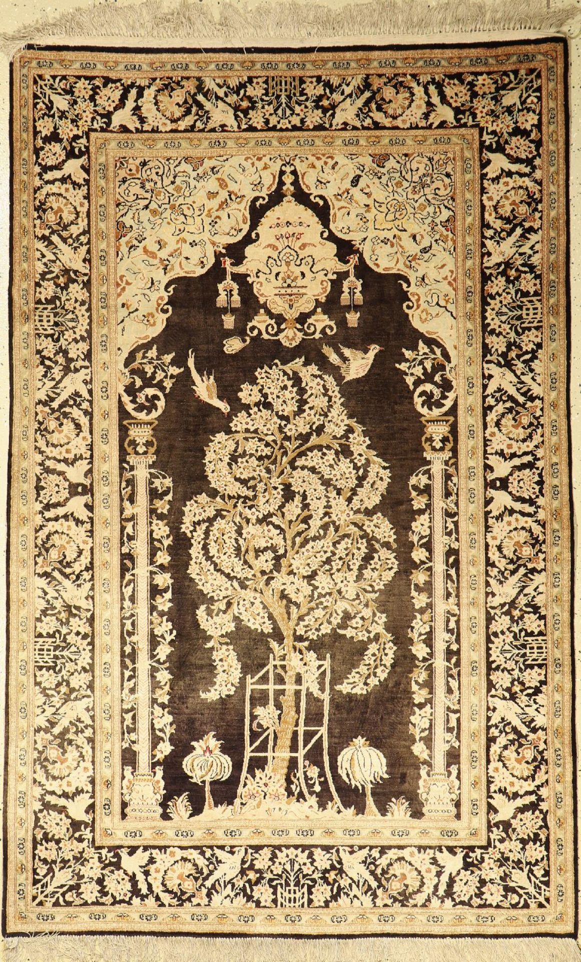 Seiden Keschan alt, Persien, um 1950, reineNaturseide, ca. 204 x 133 cm, EHZ: 2 (verblaßt)Silk