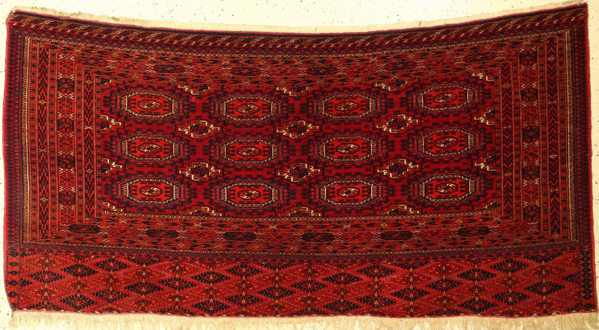 Tekke "Tschowal" antik, Turkmenistan, um 1910, Wolle auf Wolle, ca. 174 x 86 cm, EHZ: 2Tekke "