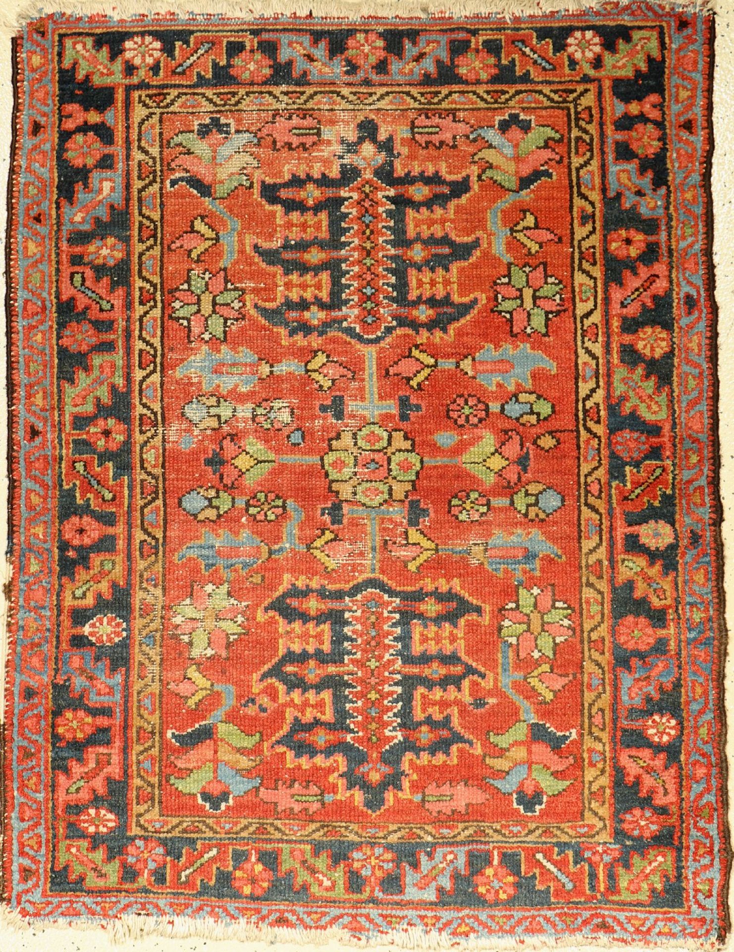 Heriz alt, Persien, um 1930, Wolle auf Baumwolle, ca. 120 x 95 cm, EHZ: 4Heriz Rug, Persia, circa