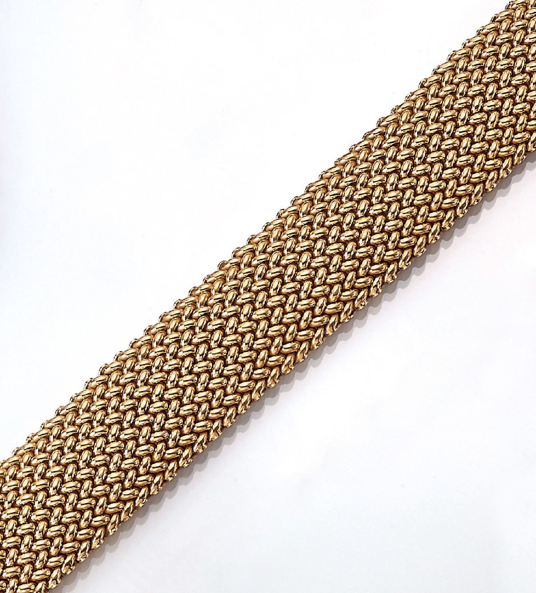 18 kt Gold Armband, ca. 44 g, GG 750/000, aufwändige Flechtarbeit, konvex geformt, L. ca. 19.5 cm,