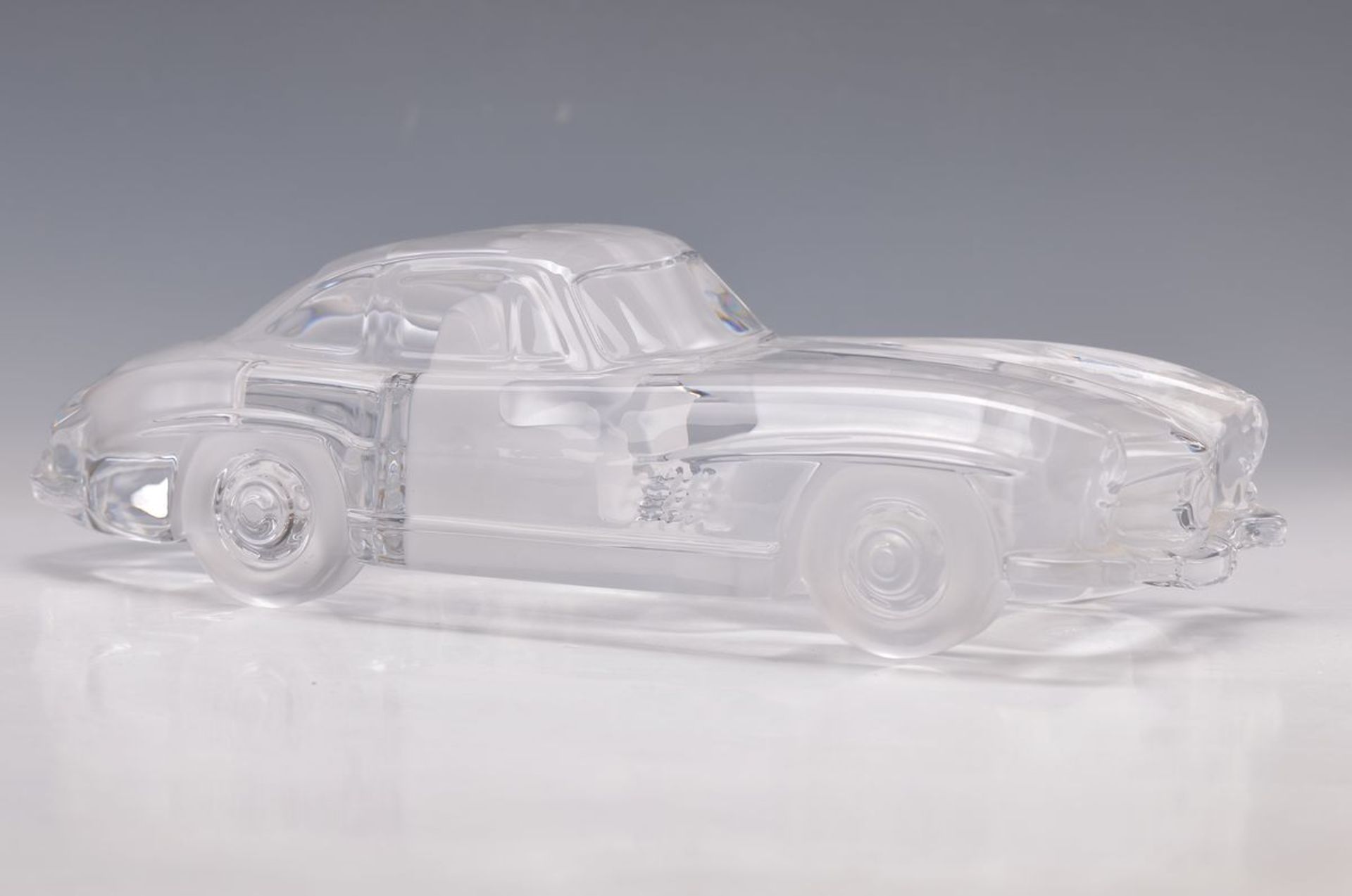 Glasskulptur, Daum France, Mercedes Benz 300SL, farbloses Kristallglas, seitlich signiert, L. ca. 33 - Bild 2 aus 2