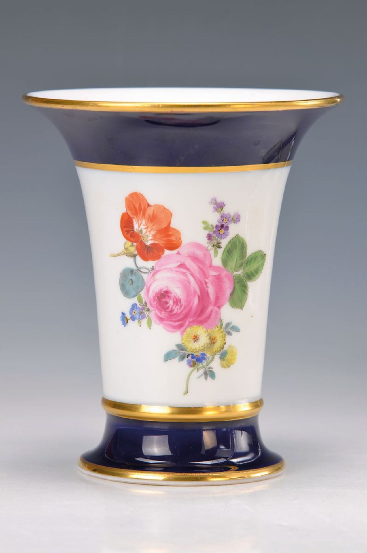 Vase, Meissen, um 1880-90, kobaltblaue Ränder, bunte Blumenmalerei, Goldränder, H. ca. 16cmvase,