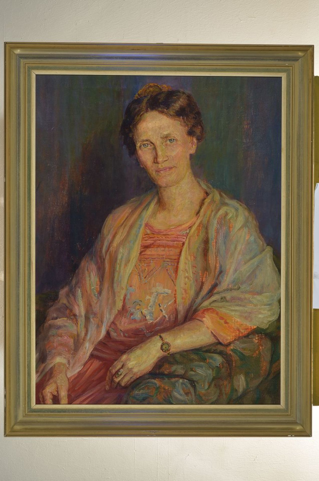 Münchener Porträtmaler, 1920/30er Jahre, Dame mit Armbanduhr, hohe Stofflichkeit, transparente - Bild 2 aus 2