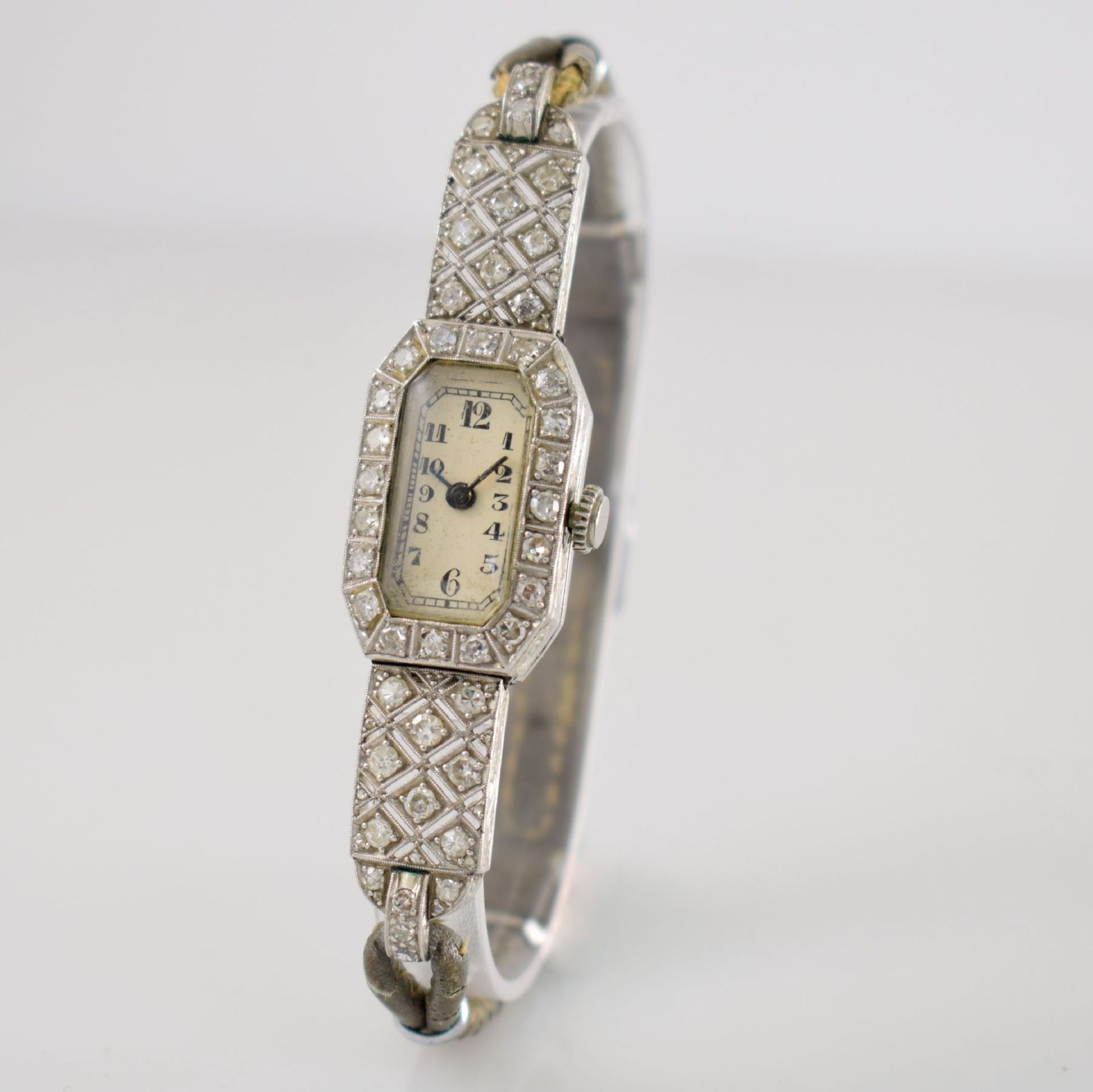 PAUL DITISHEIM Art Deco Damenarmbanduhr in Platin mit Diamanten, Handaufzug, Schweiz um 1935, - Bild 3 aus 7