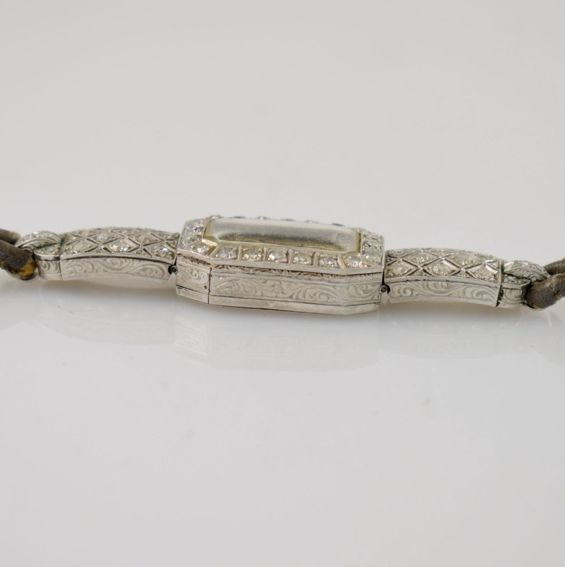 PAUL DITISHEIM Art Deco Damenarmbanduhr in Platin mit Diamanten, Handaufzug, Schweiz um 1935, - Bild 6 aus 7