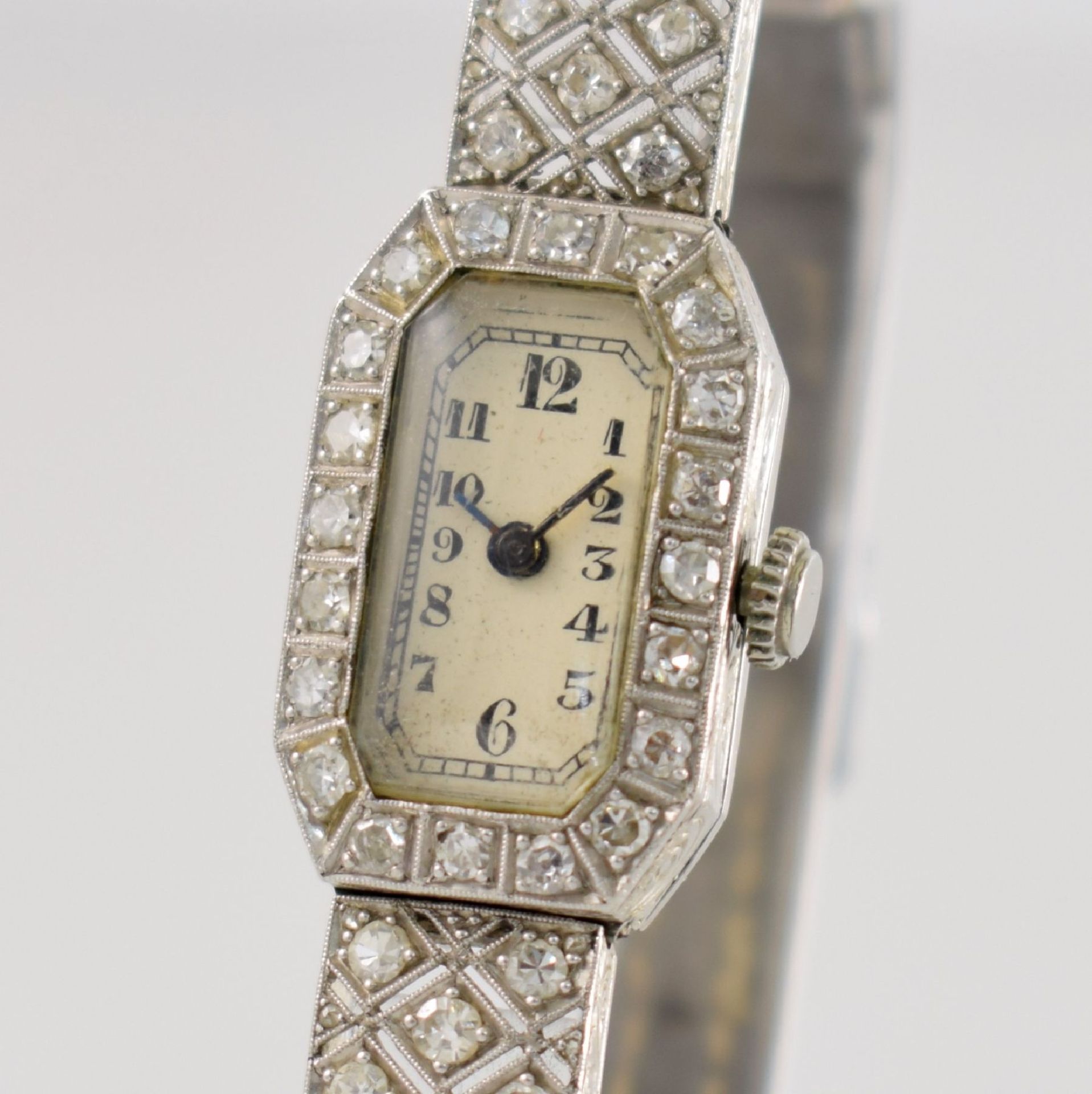 PAUL DITISHEIM Art Deco Damenarmbanduhr in Platin mit Diamanten, Handaufzug, Schweiz um 1935, - Bild 4 aus 7