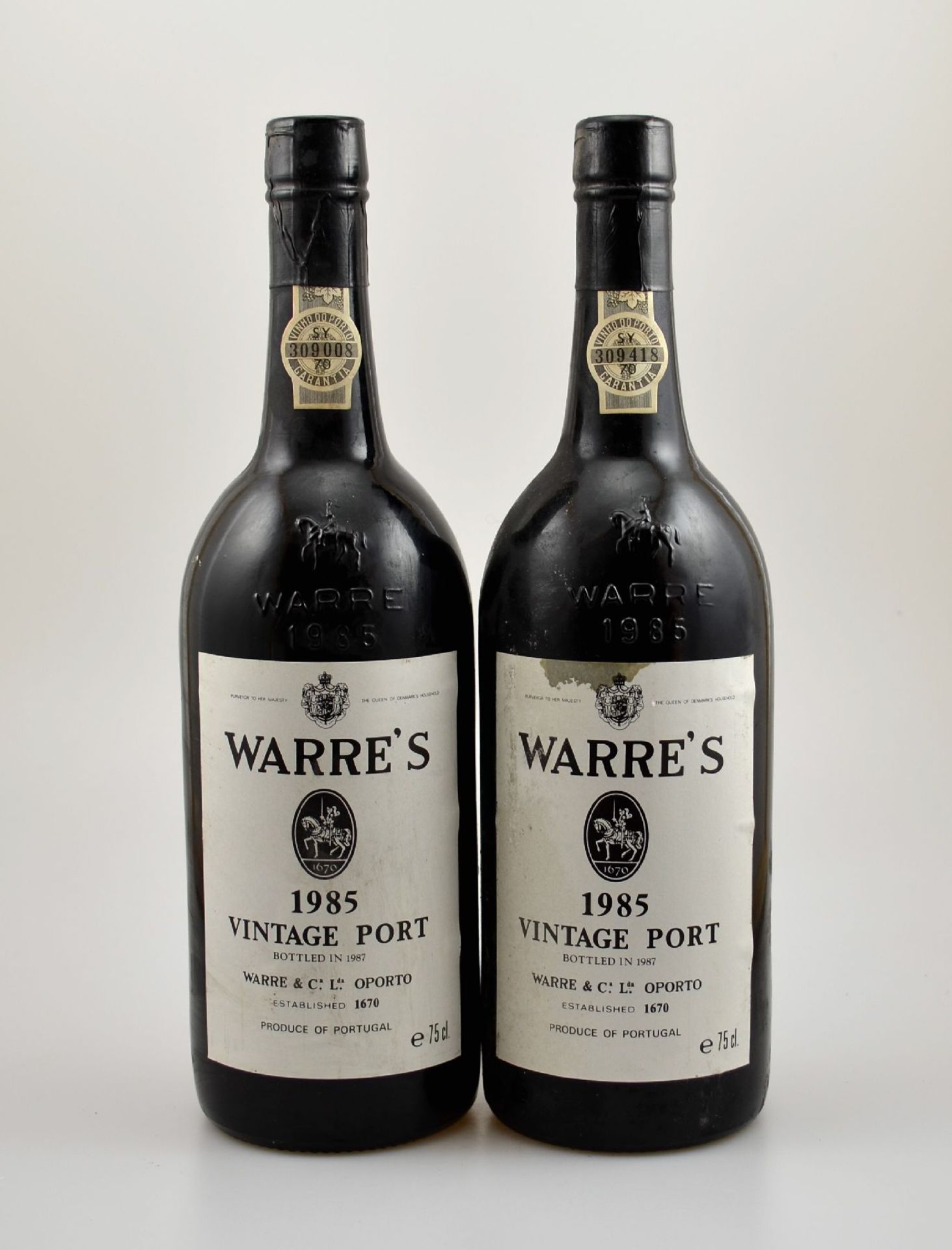 2 Flaschen 1985 Warre's Vintage Port, Oporto, je ca. 75 cl, Füllstände: je ca. into neck, bottled