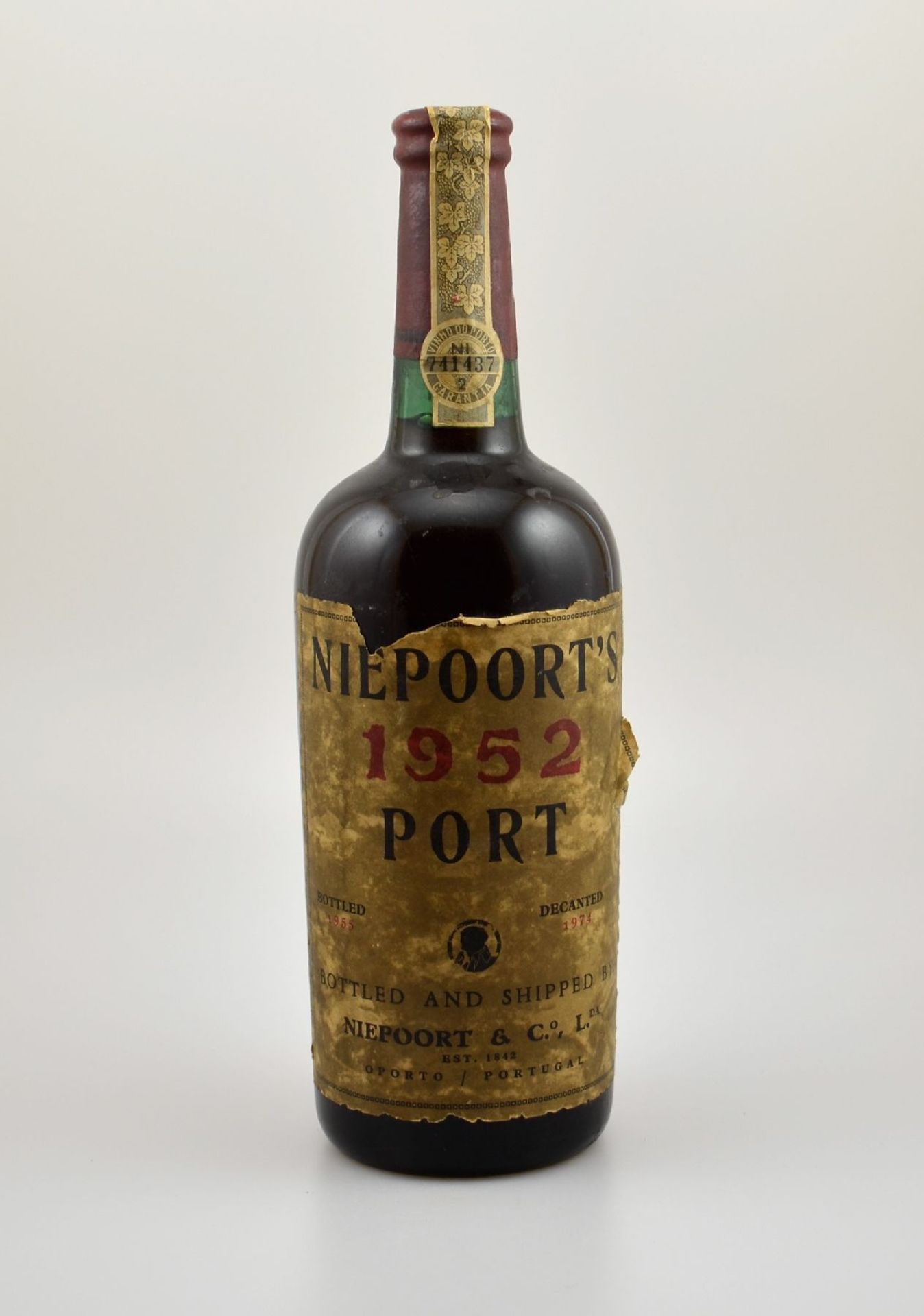 1 Flasche 1952 Niepoort's Port, Oporto/Portugal, ca. 75 cl, 20,2 % Vol., Füllstand: ca. into neck,