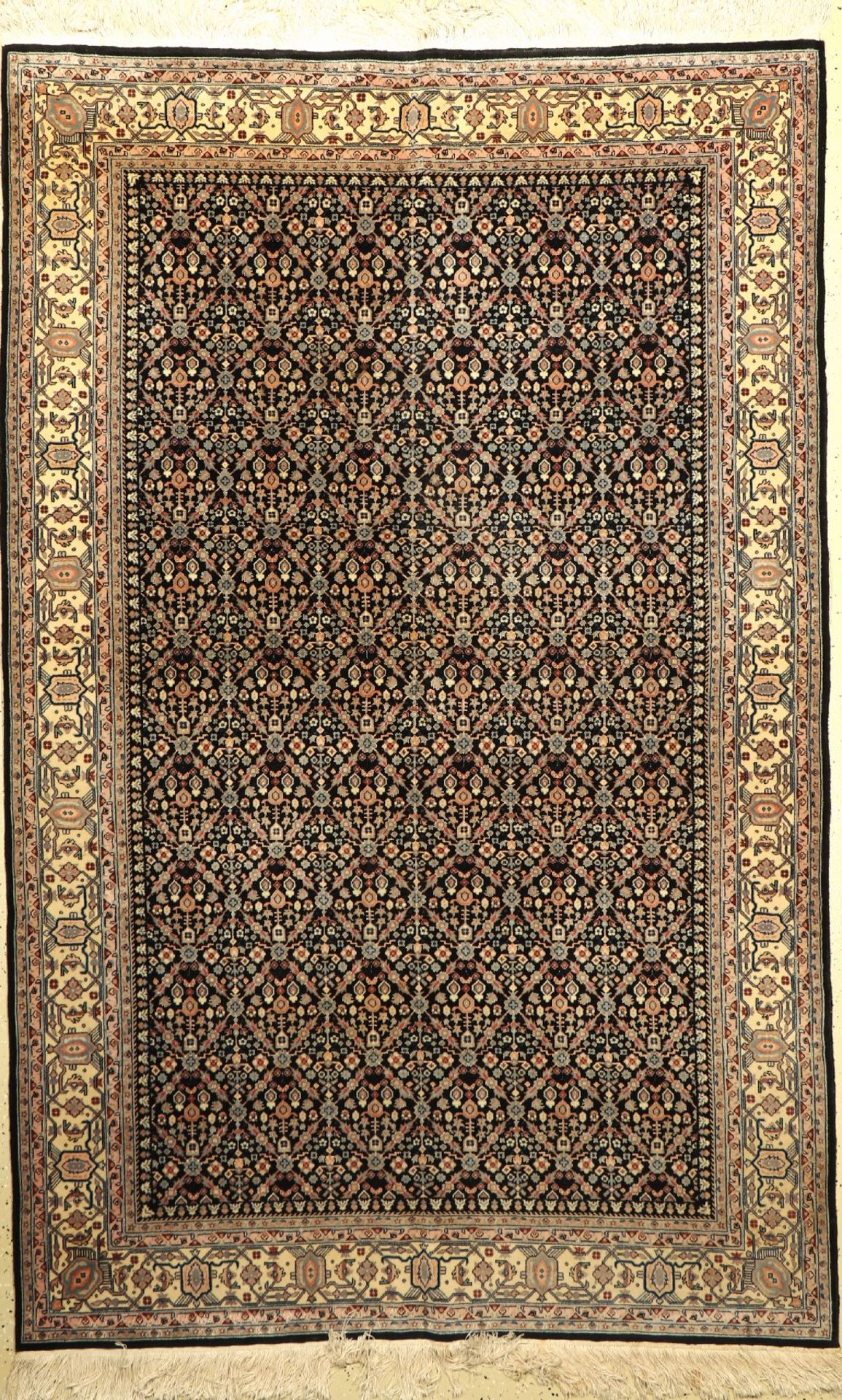 Täbriz, China, ca. 40 Jahre, Korkwolle, ca.243 x 154 cm, EHZ: 2-3Chinese Tabriz Rug , China, circa