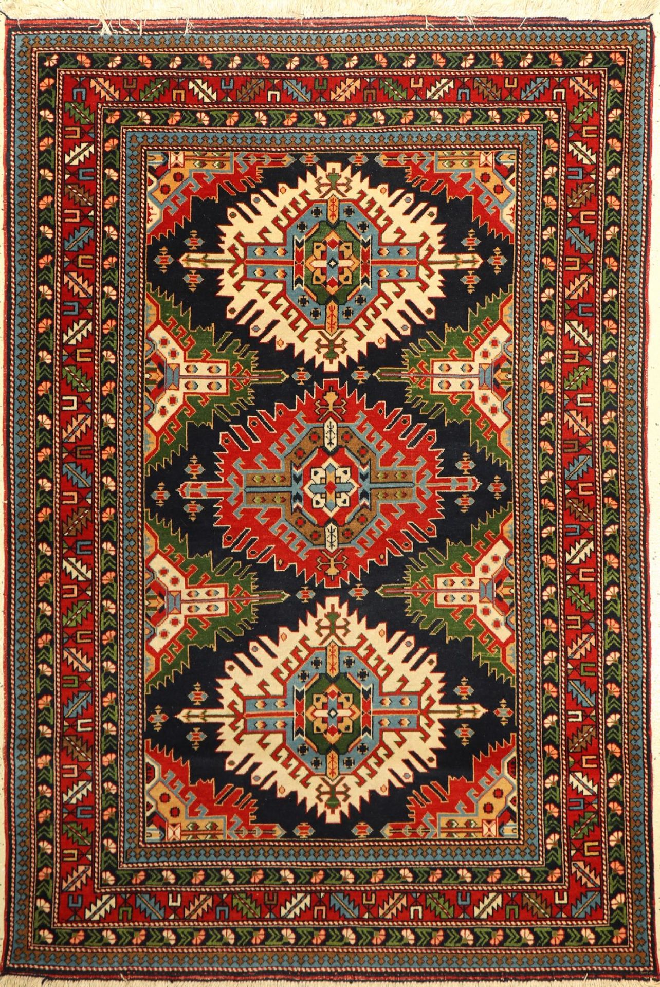 Eriwan alt, Azerbaijan, ca. 50 Jahre, Wolleauf Baumwolle, ca. 190 x 128 cm, EHZ: 2Yerevan Rug ,