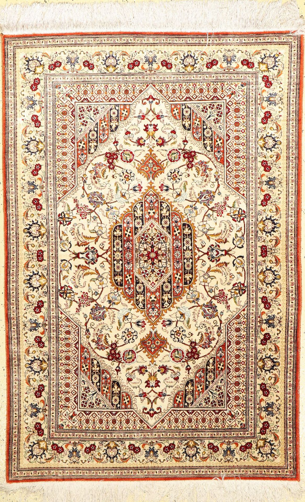 Ghom Seide, Persien, ca. 50 Jahre, Naturseide, ca. 150 x 99 cm, EHZ: 2-3Qum Silk Rug , Persia, circa