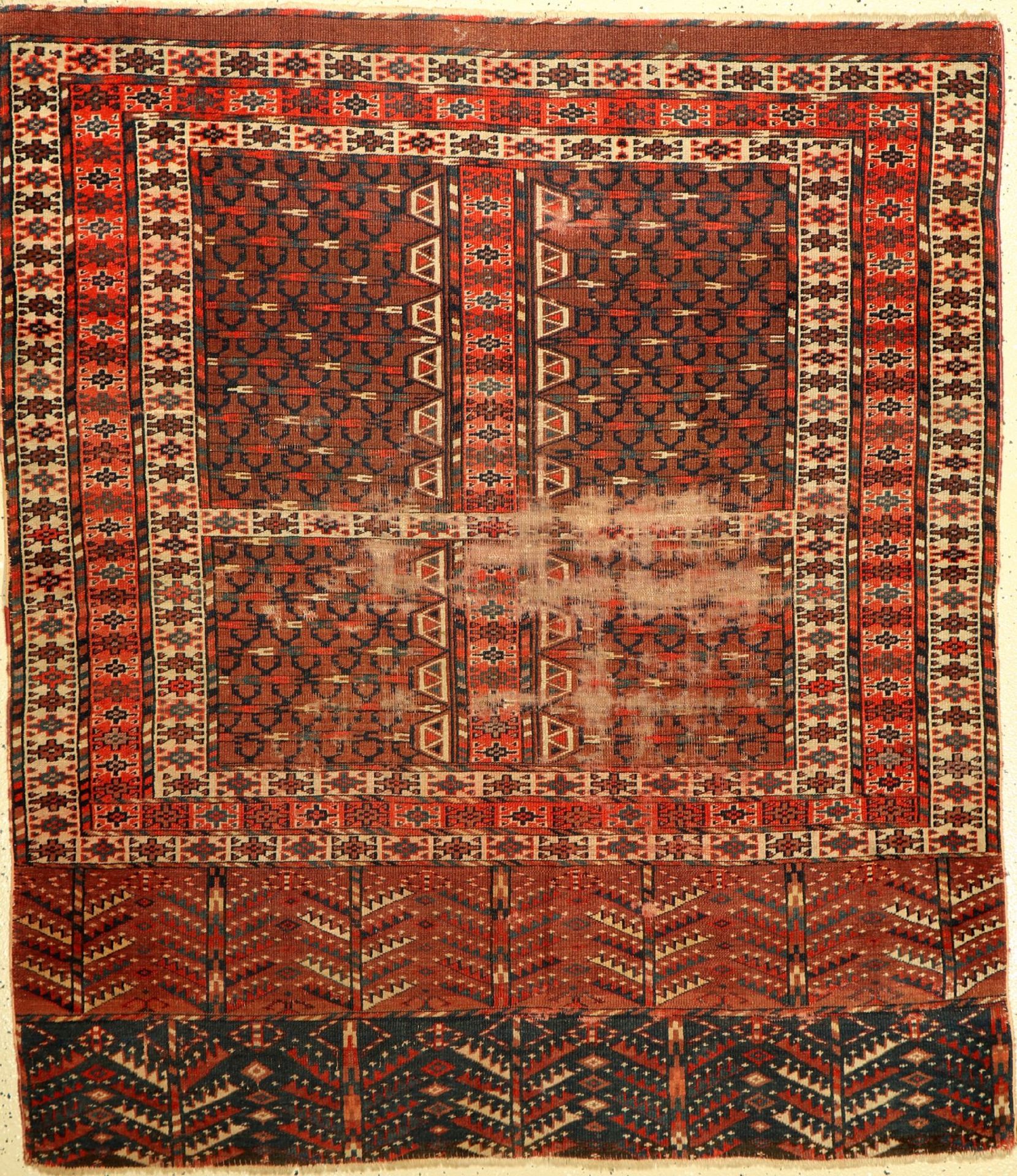 Yomud Ensi, Turkmenistan, um 1900, Wolle auf Wolle, ca. 153 x 134 cm, EHZ: 5Yomud Engsi Rug ,