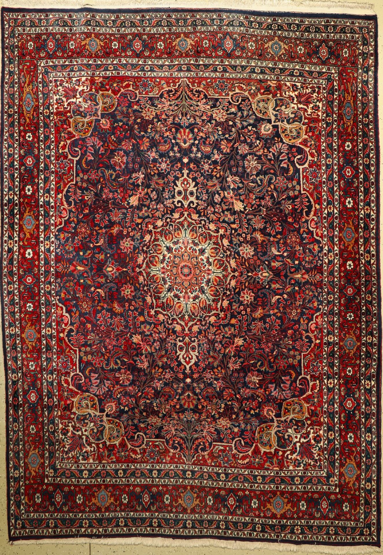 Bidjar, Persien, ca. 50 Jahre, Wolle auf Baumwolle, ca. 328 x 234 cm, EHZ: 2(leicht verblasst)