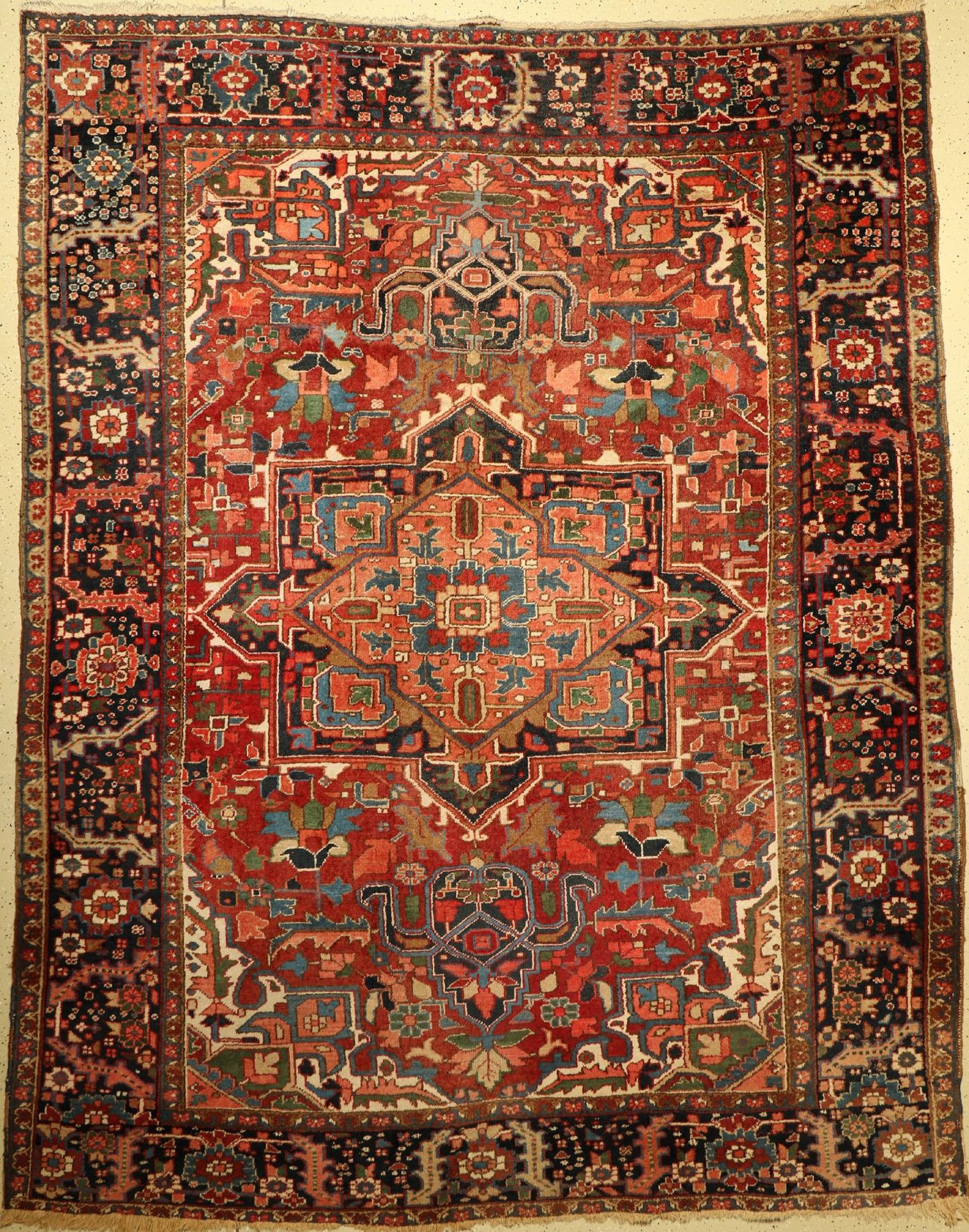 Heriz alt, Persien, um 1930/1940, Wolle aufWolle, ca. 345 x 270 cm, EHZ: 3Heriz Carpet , Persia,