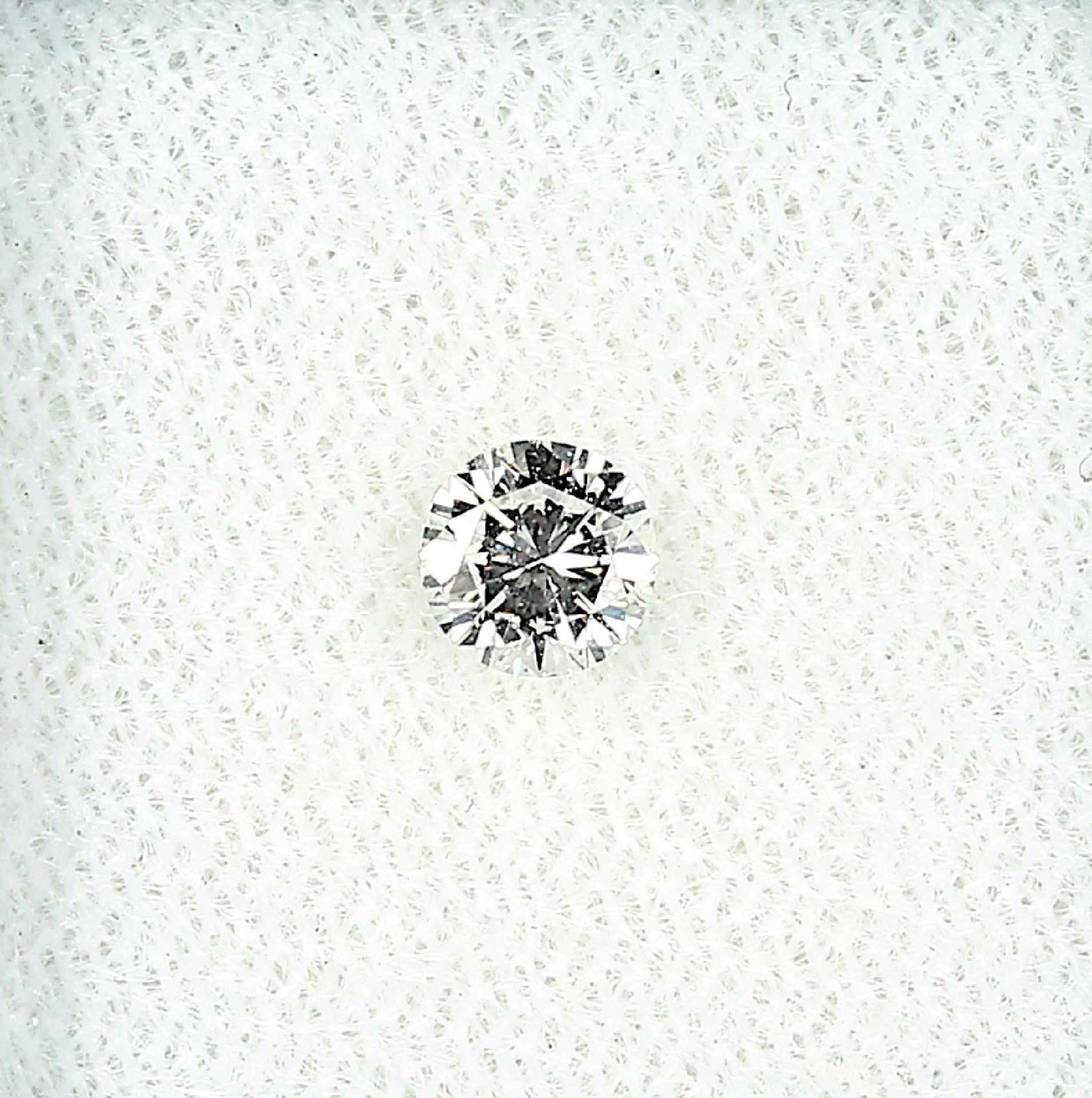 Loser Brillant, ca. 0.32 ct get./vvs Schätzpreis: 950, - EURLoose brilliant, approx. 0.32 ct Cape/