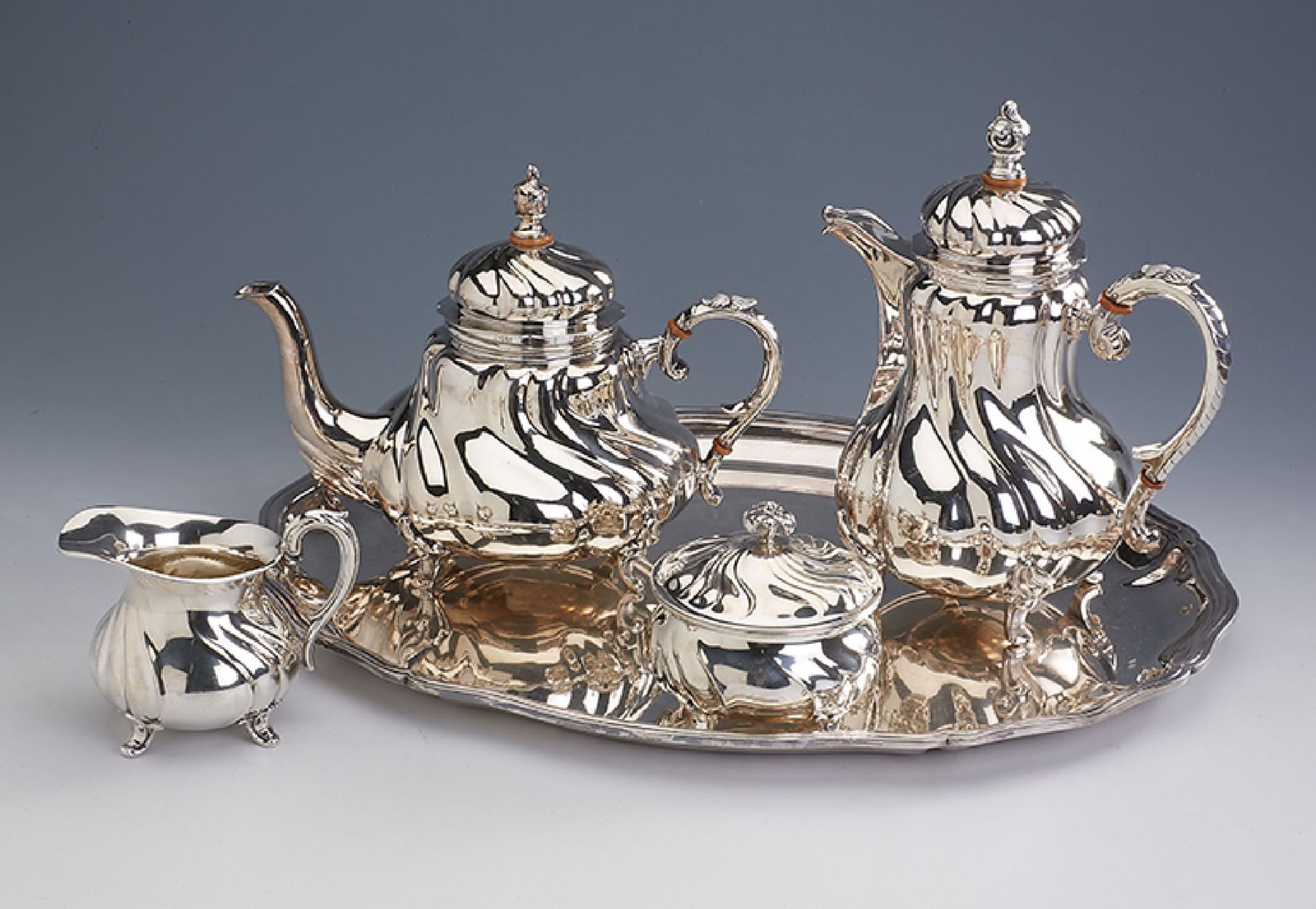 Kaffee- und Teeset, Wilkens, Bremen 1930er Jahre, 830er Silber, Barockstil, leicht goudroniert,
