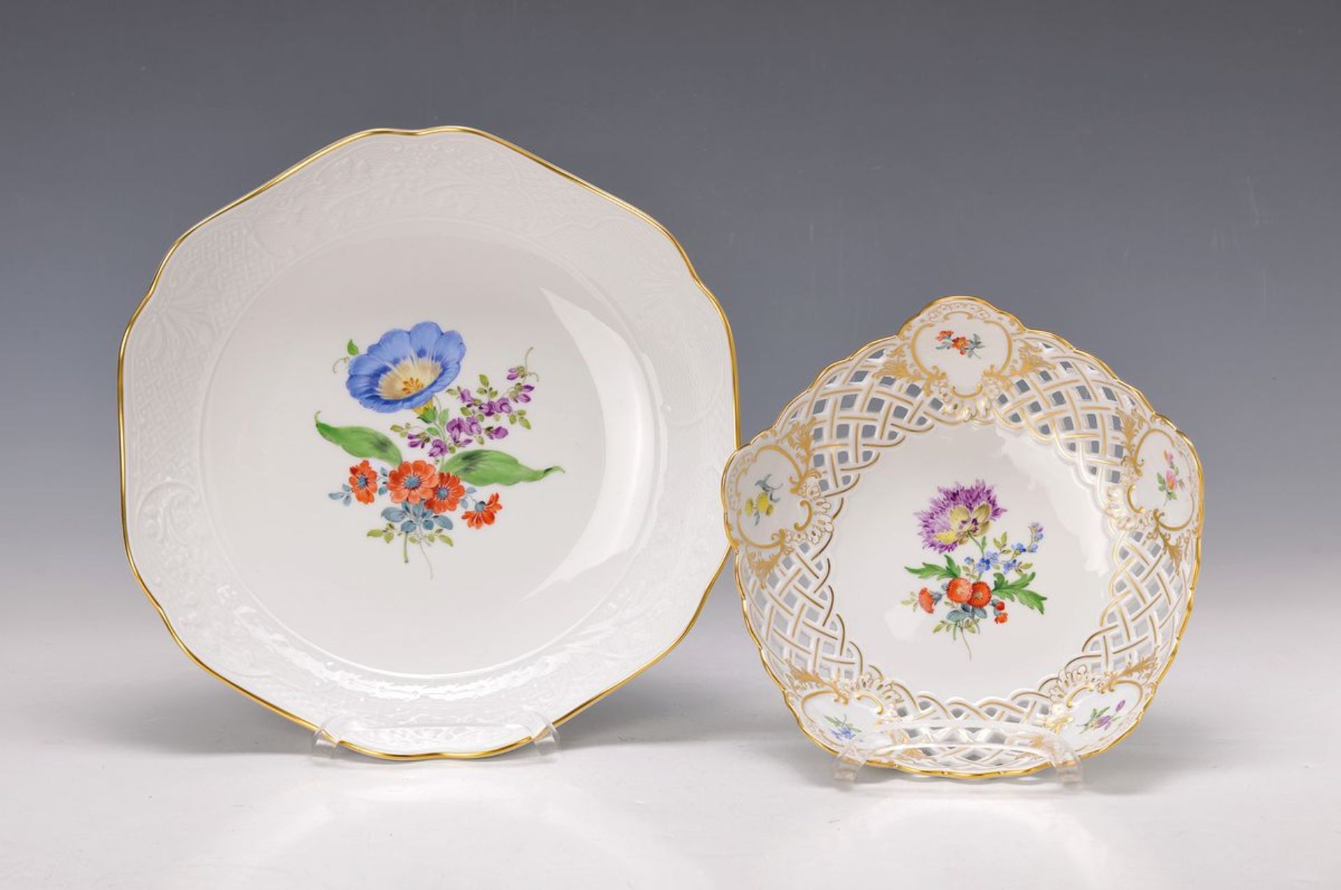 Dessertschale und große Schale, Meissen, 1x mit Durchbrucharbeit und Blume 3, ca. 5.5 cm, D. 19