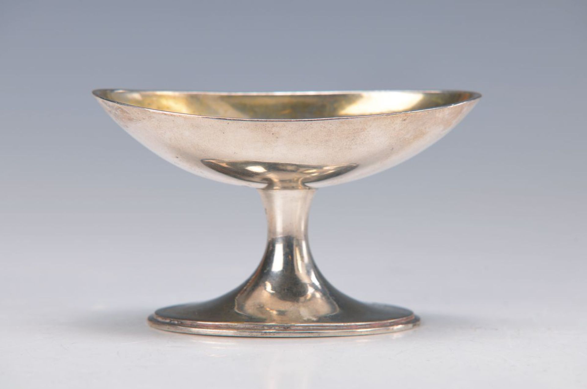 Gewürzschälchen/Saliere, Kaschau, 1828, 13-lötiges Silber, reine Treibarbeit, teilweise aus dem