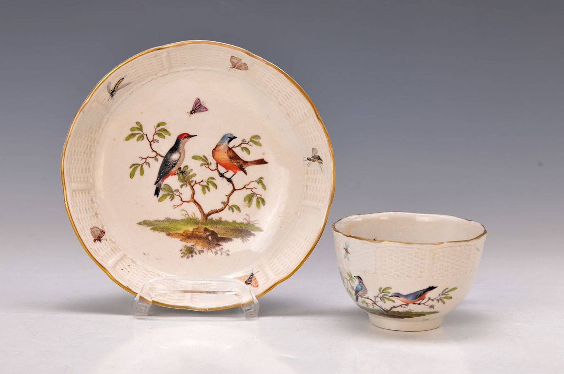 Tasse mit Untertasse, Ludwigsburg, 18. Jh., Porzellan, Vogelmalerei, rest., Goldrand H. ca. 5