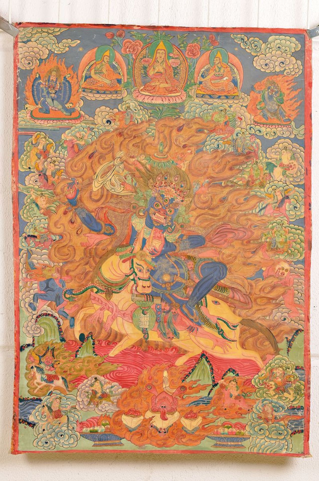 Tangha, Tibet, 19. Jh., Schutzgottheit Palden Lhamo, darüber Tsongkhapa der Gründer der Gelugpa-